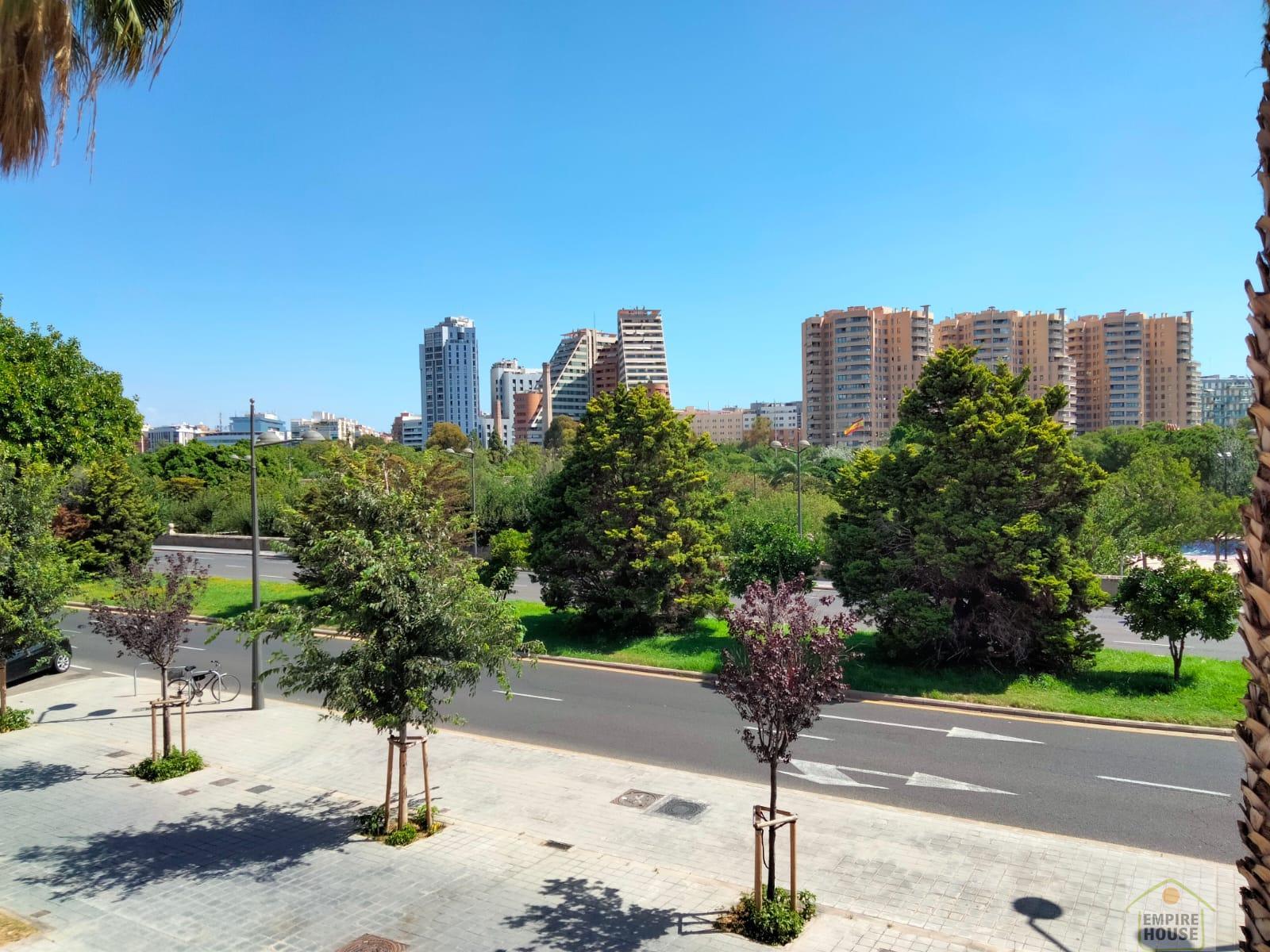 For sale of flat in Valencia