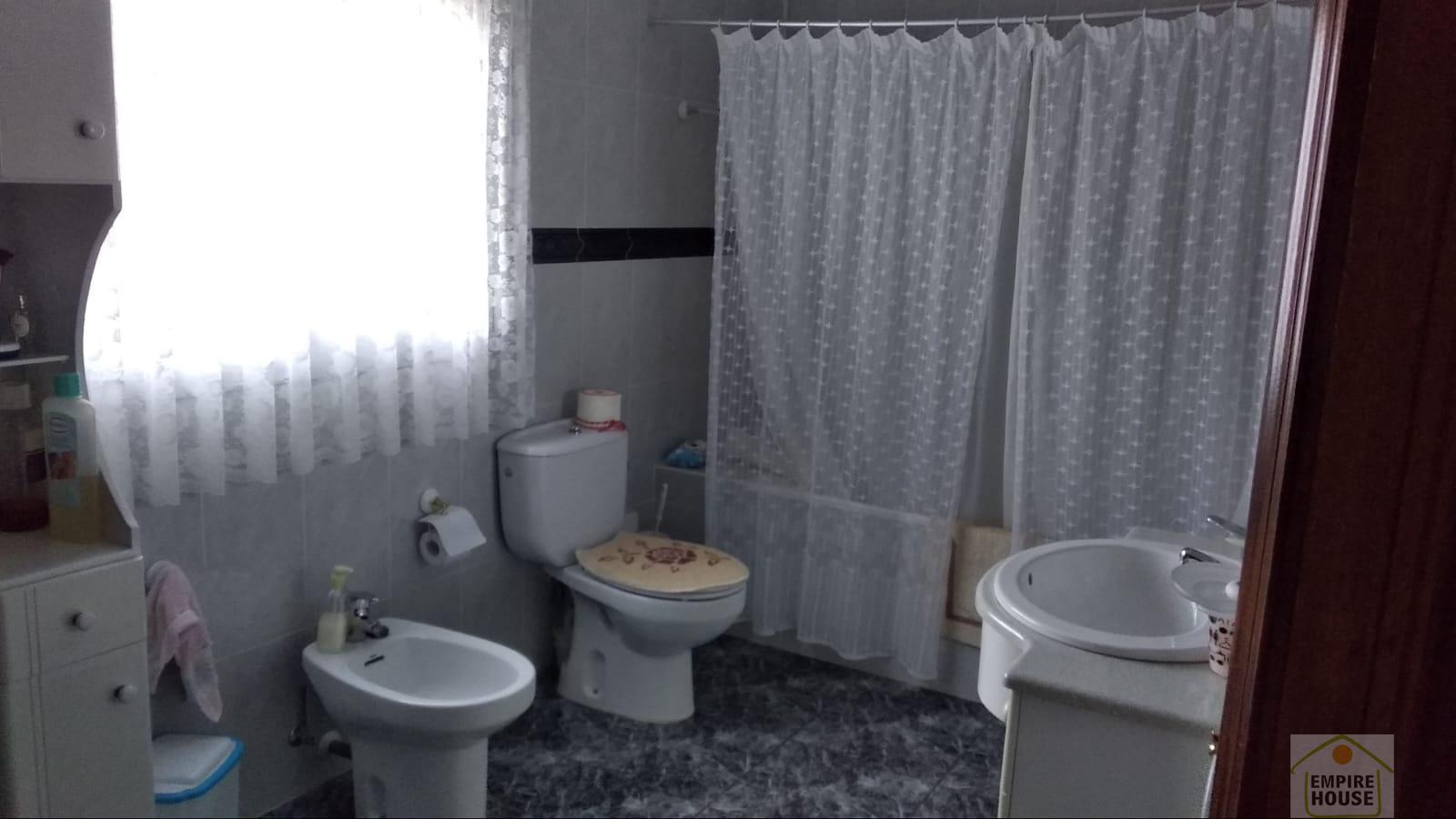 For sale of house in Alcalá del Júcar