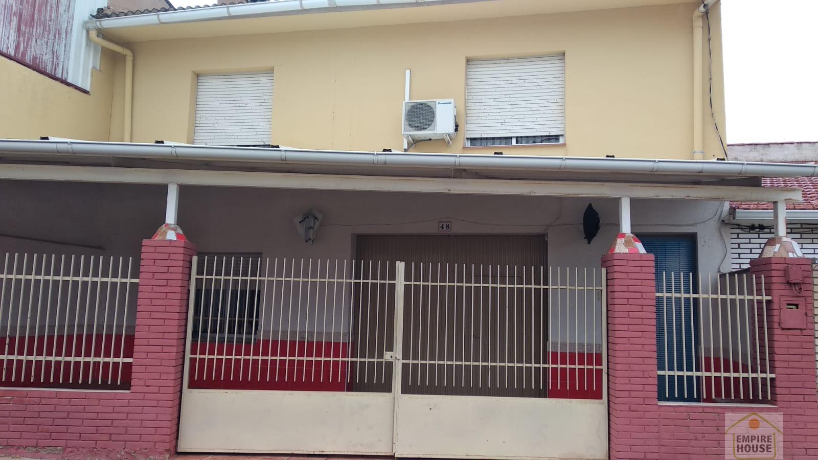 For sale of house in Alcalá del Júcar