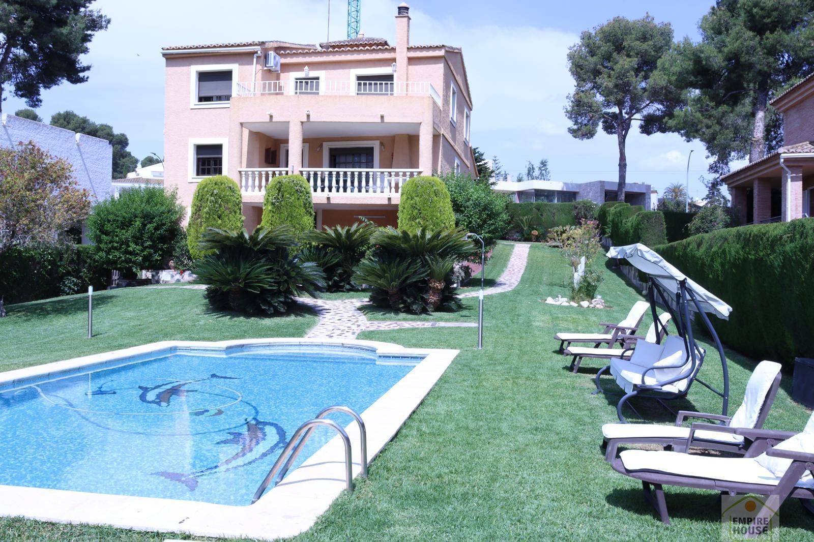 For sale of chalet in Torrent