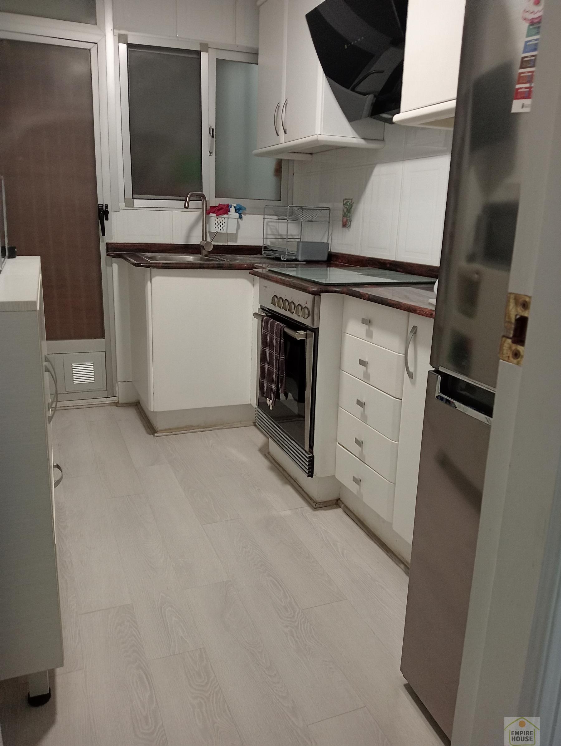 For sale of flat in Torrent