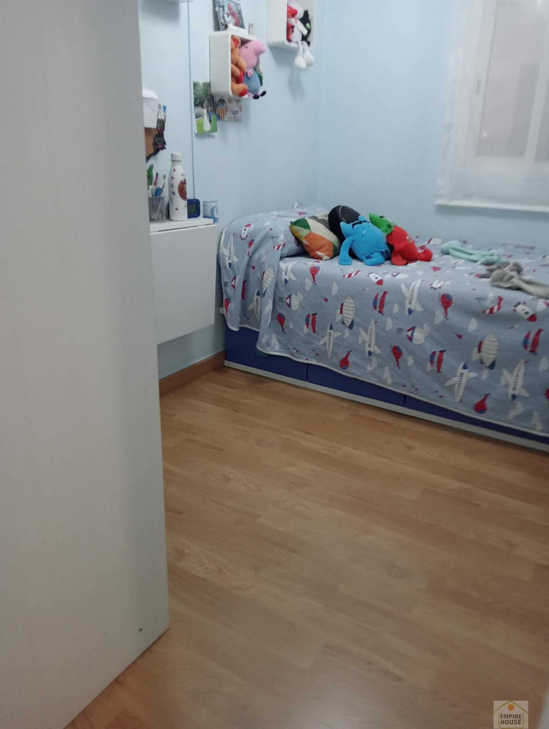 For sale of flat in Torrent