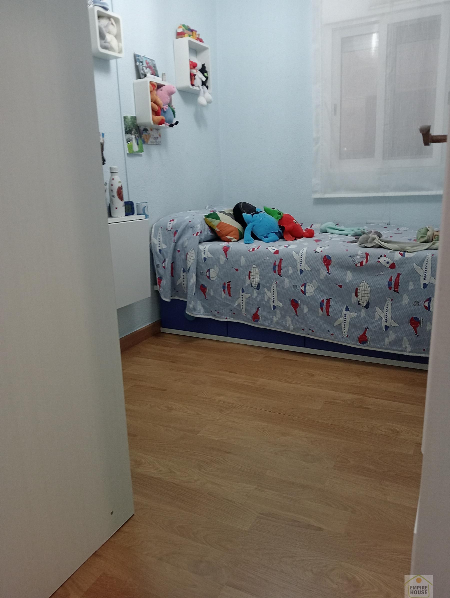 For sale of flat in Torrent