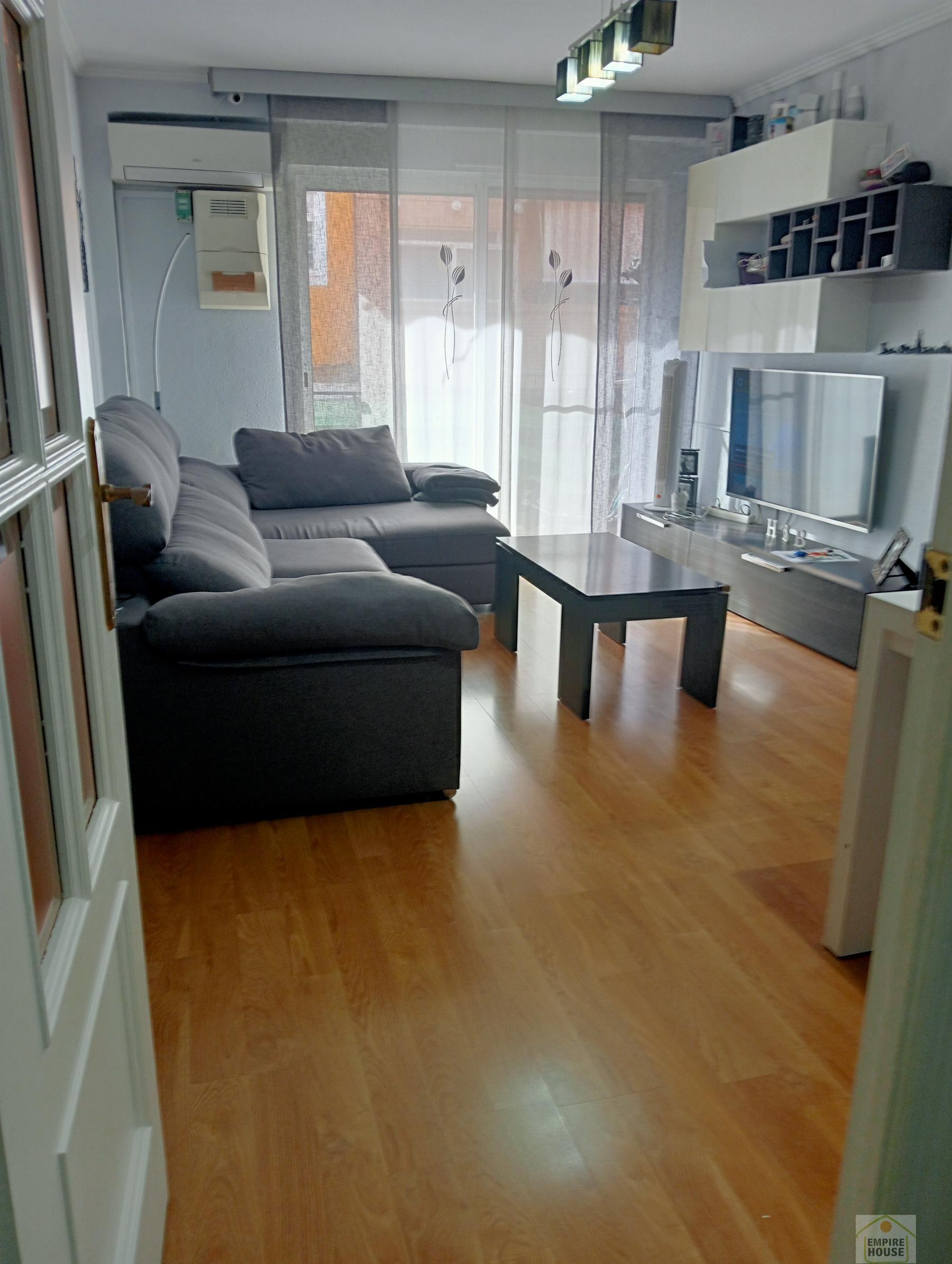 For sale of flat in Torrent