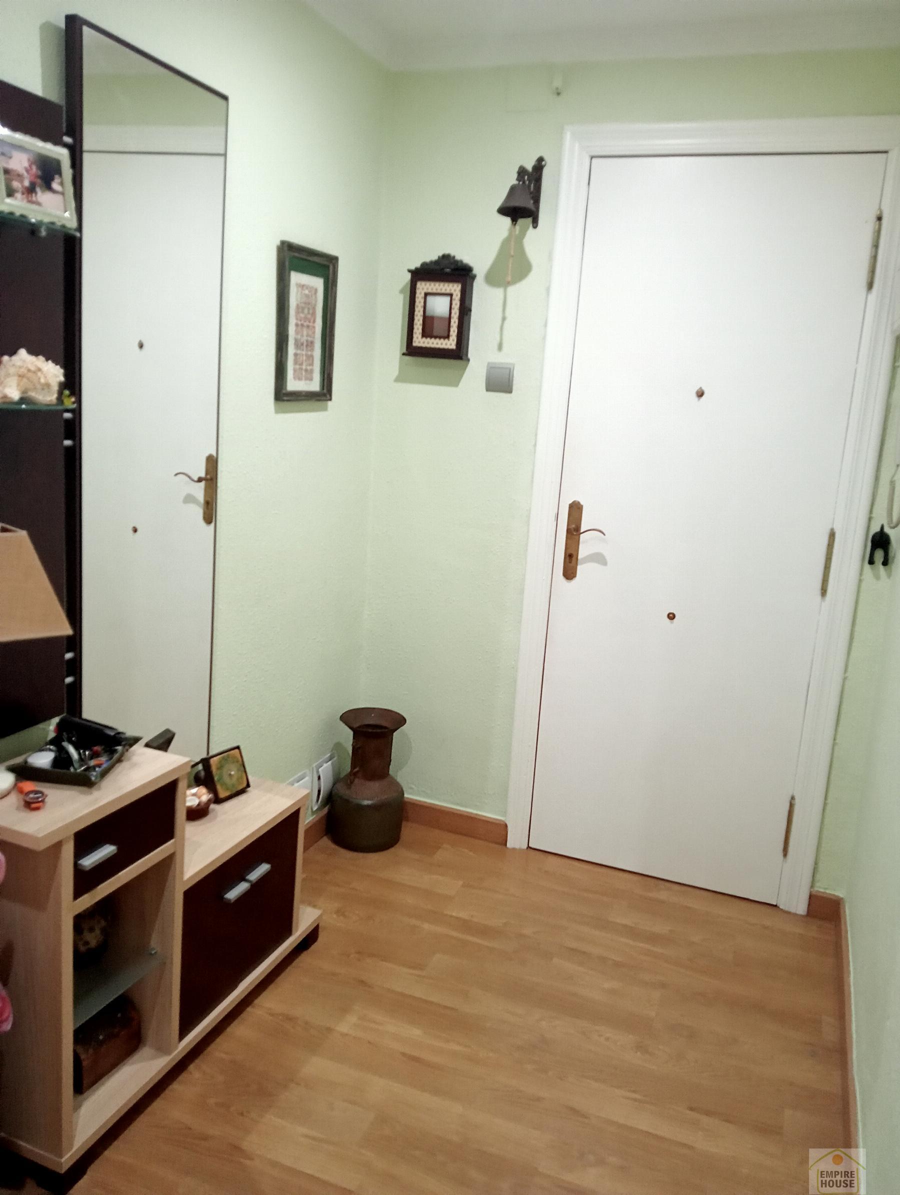 For sale of flat in Torrent