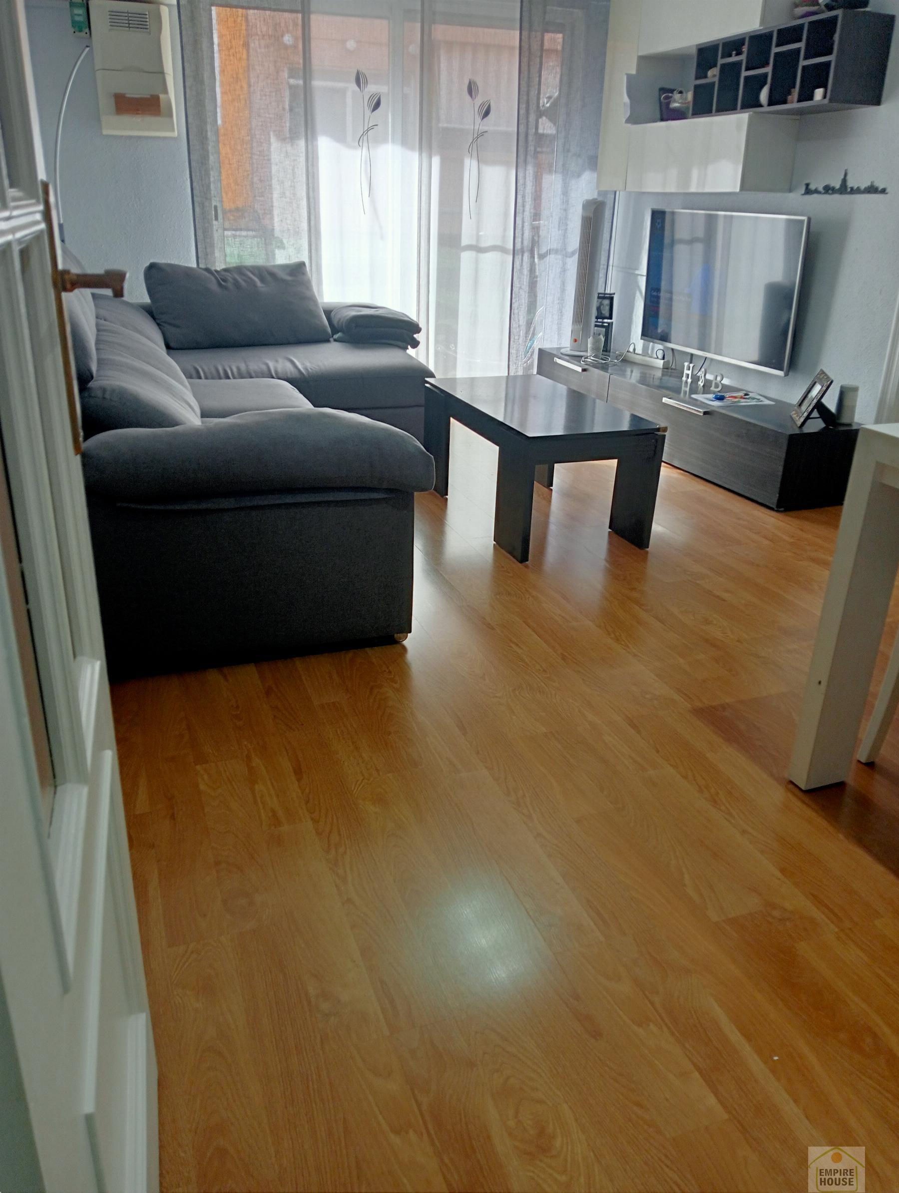For sale of flat in Torrent