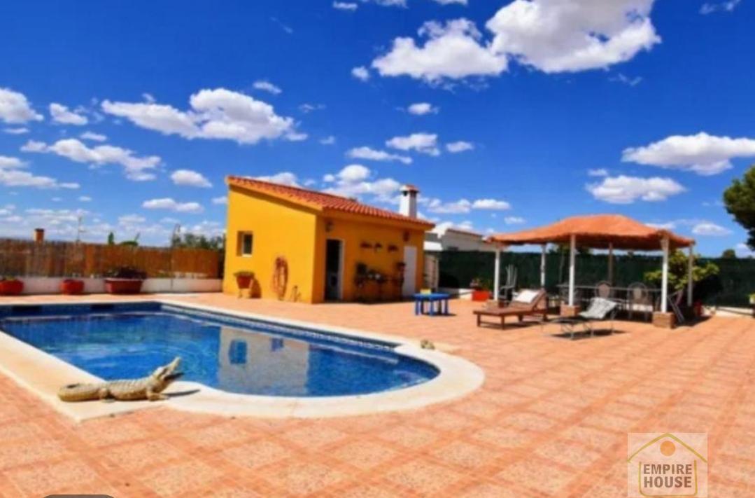 For sale of chalet in Torrent