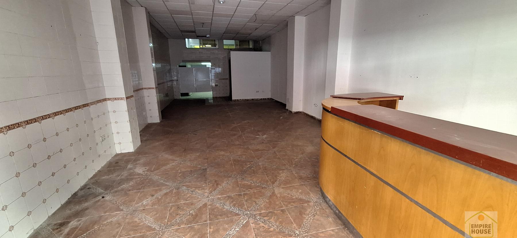 For sale of commercial in Massanassa