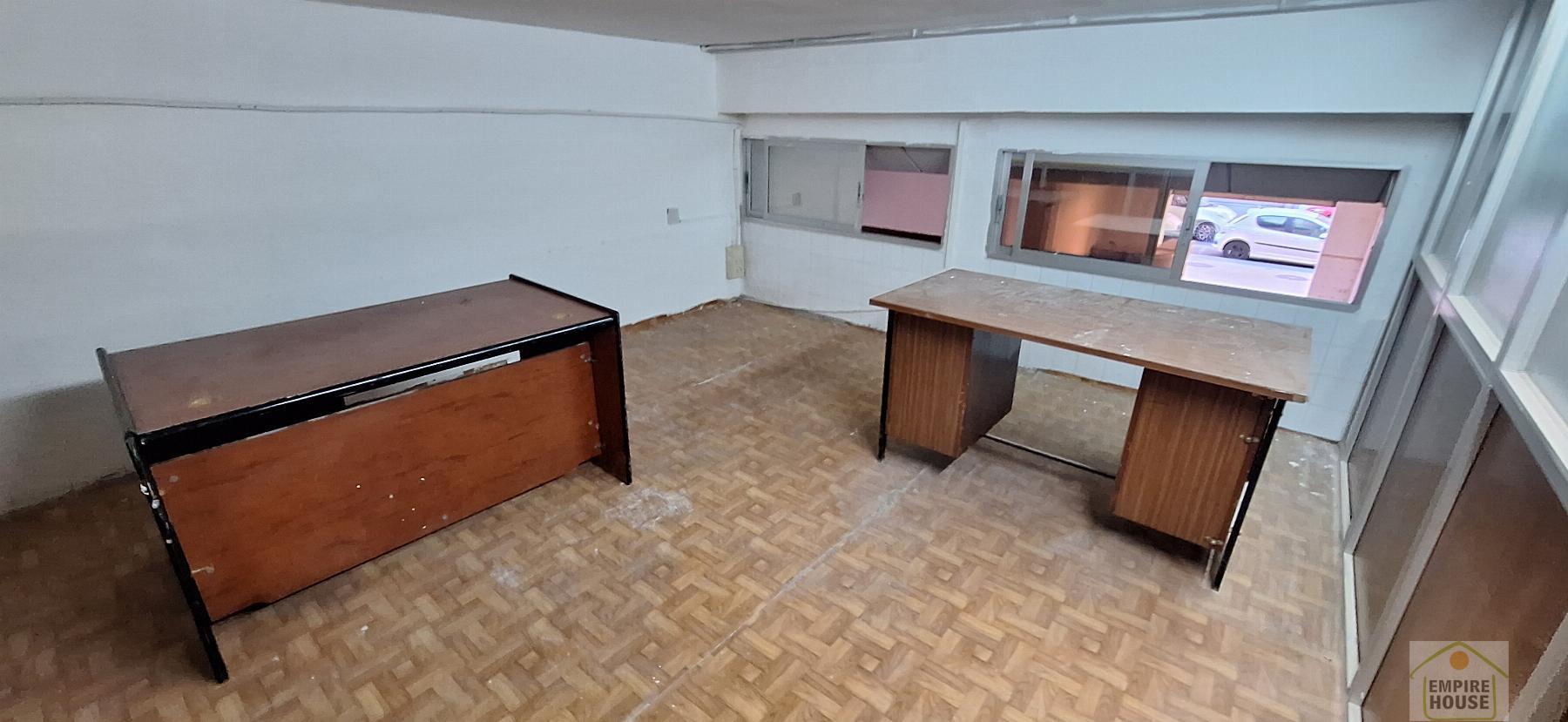 For sale of commercial in Massanassa