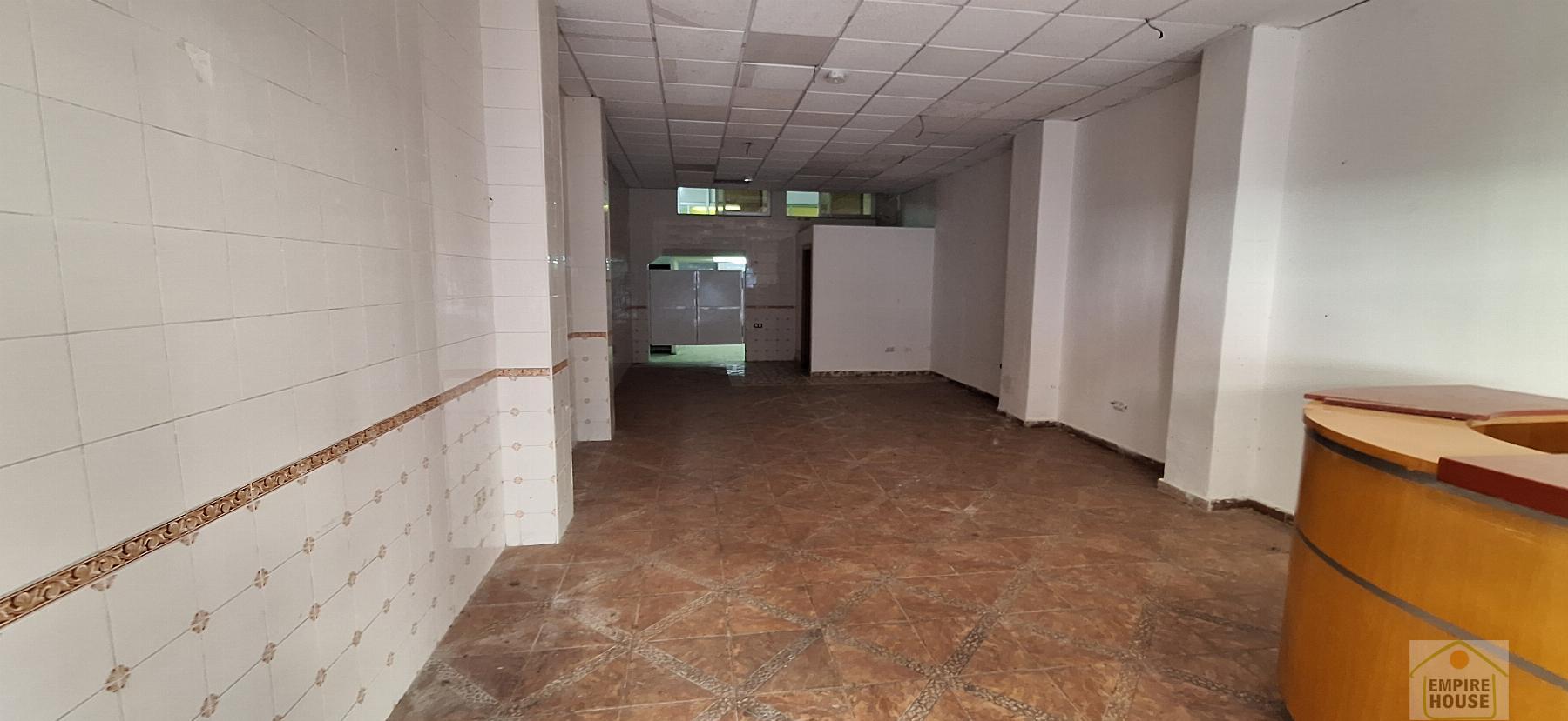 For sale of commercial in Massanassa