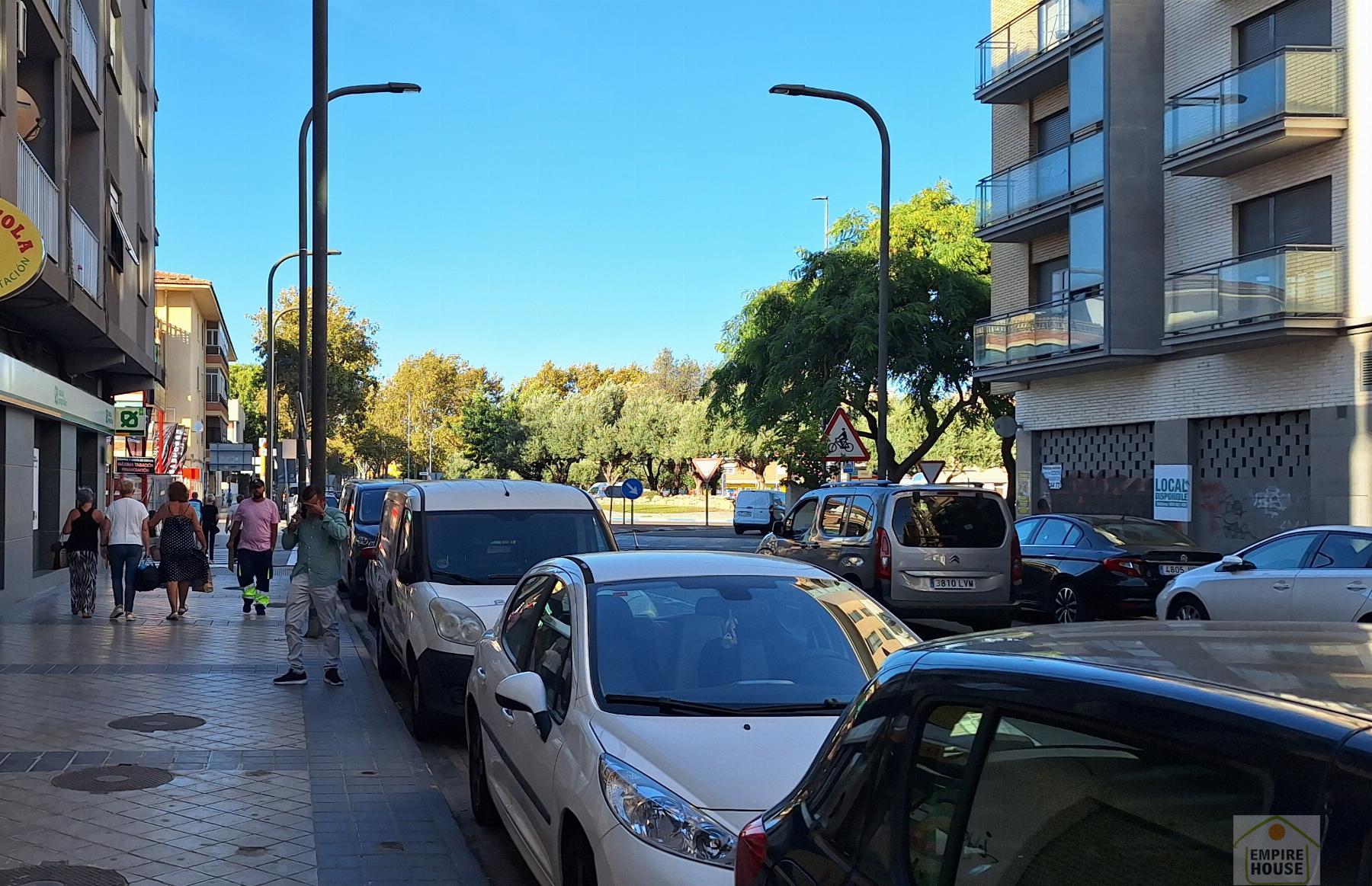 For sale of commercial in Massanassa