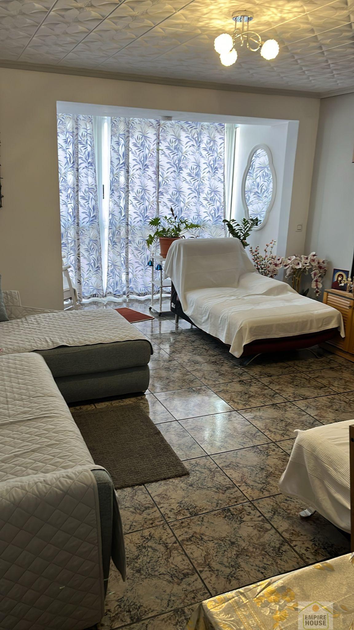 For sale of flat in Torrent