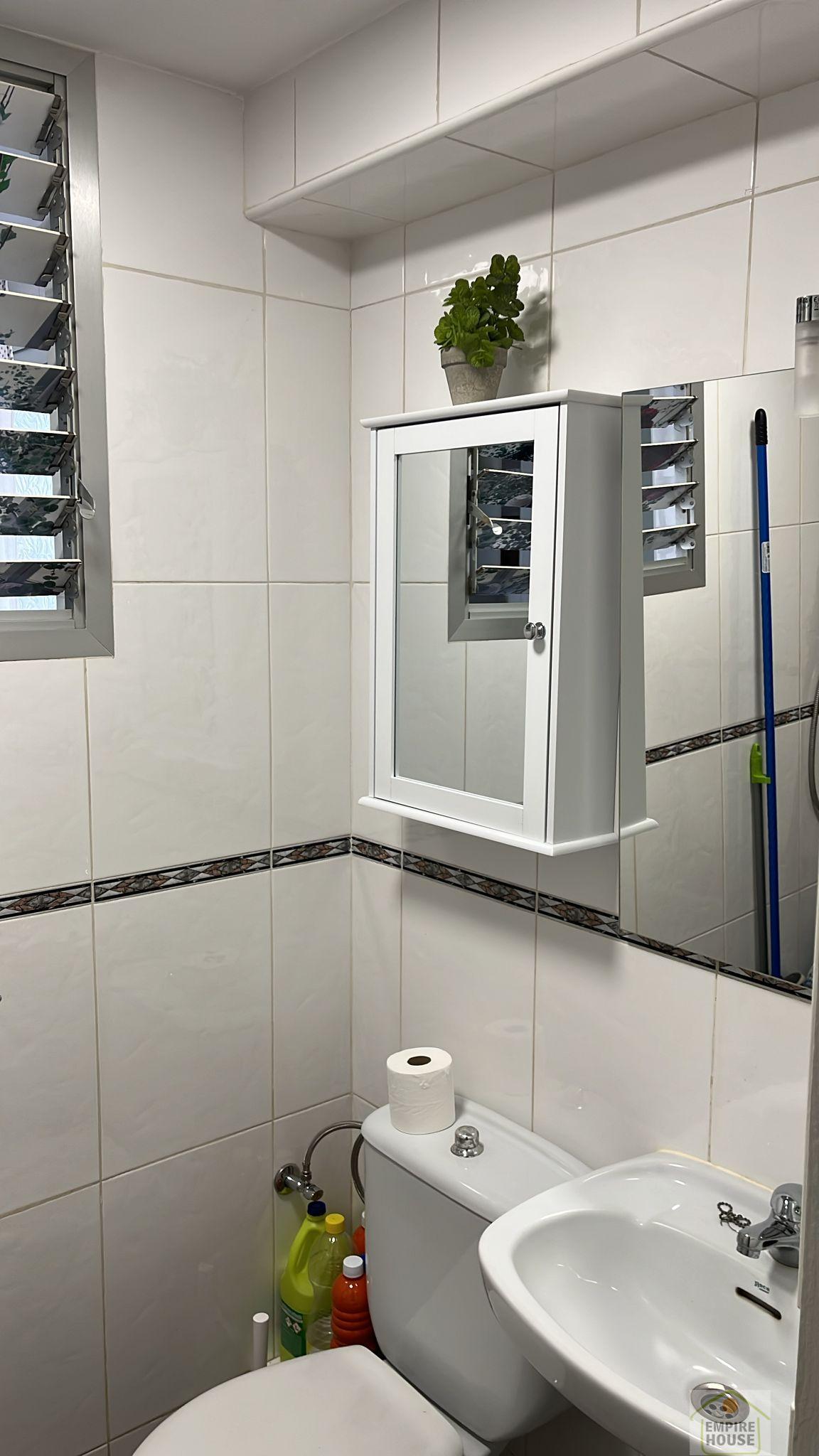 For sale of flat in Torrent