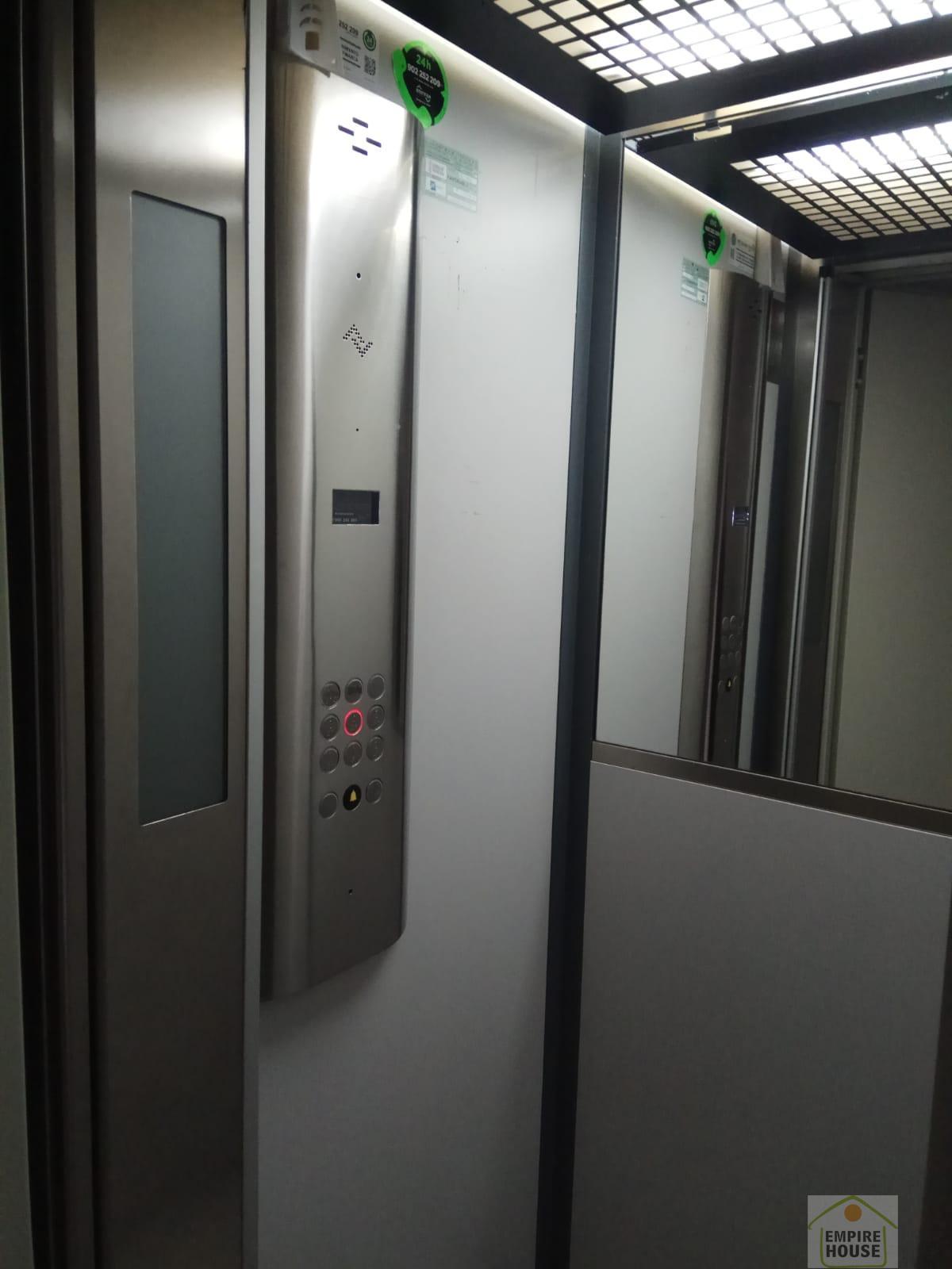 For sale of flat in Valencia