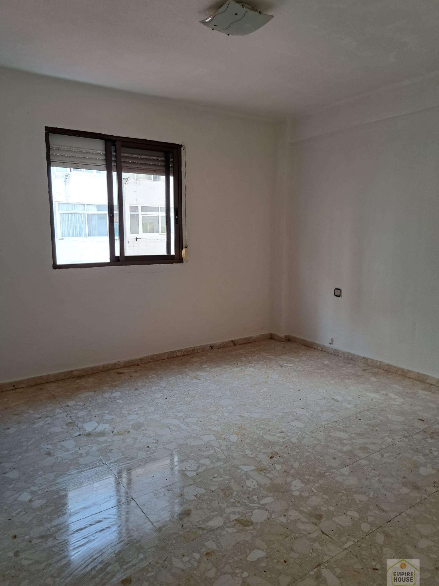 For sale of flat in Valencia