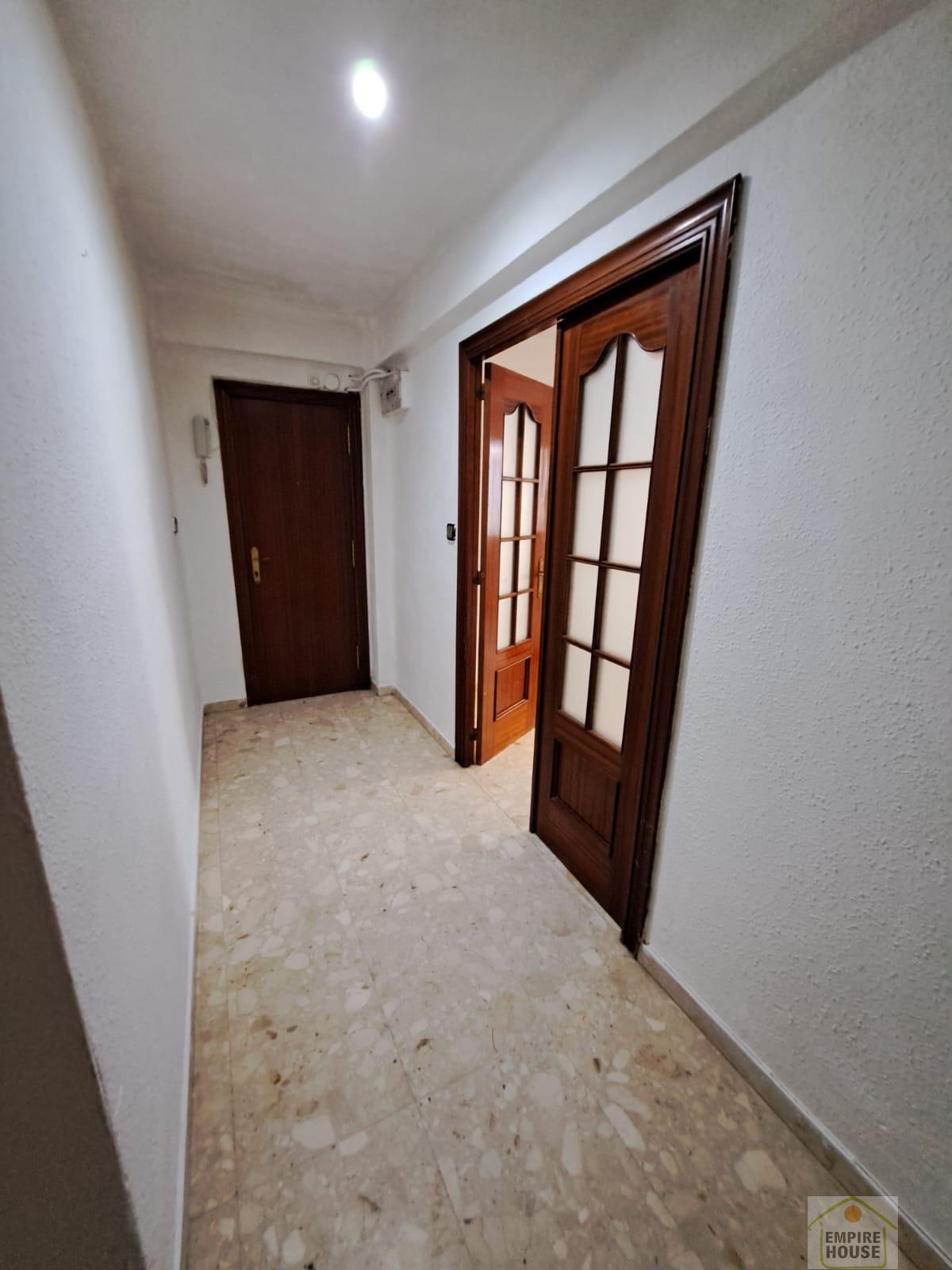 For sale of flat in Valencia