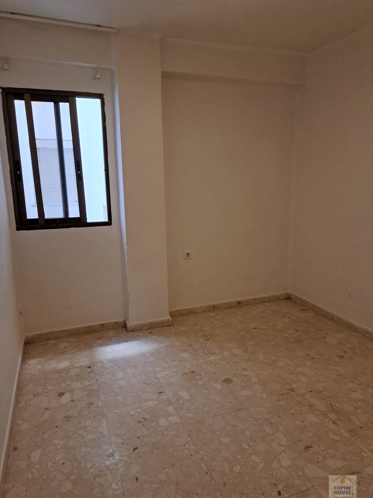 For sale of flat in Valencia