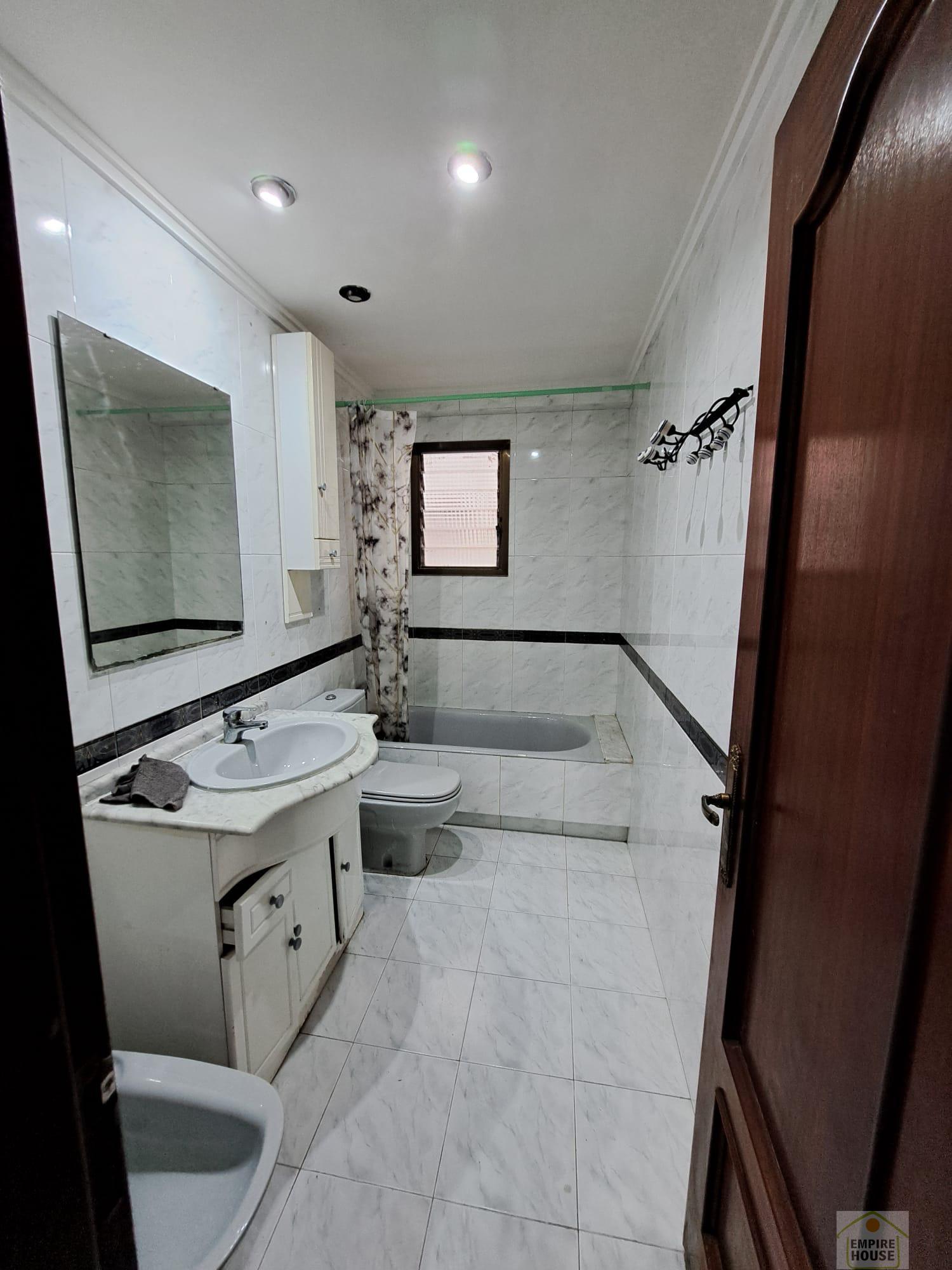 For sale of flat in Valencia