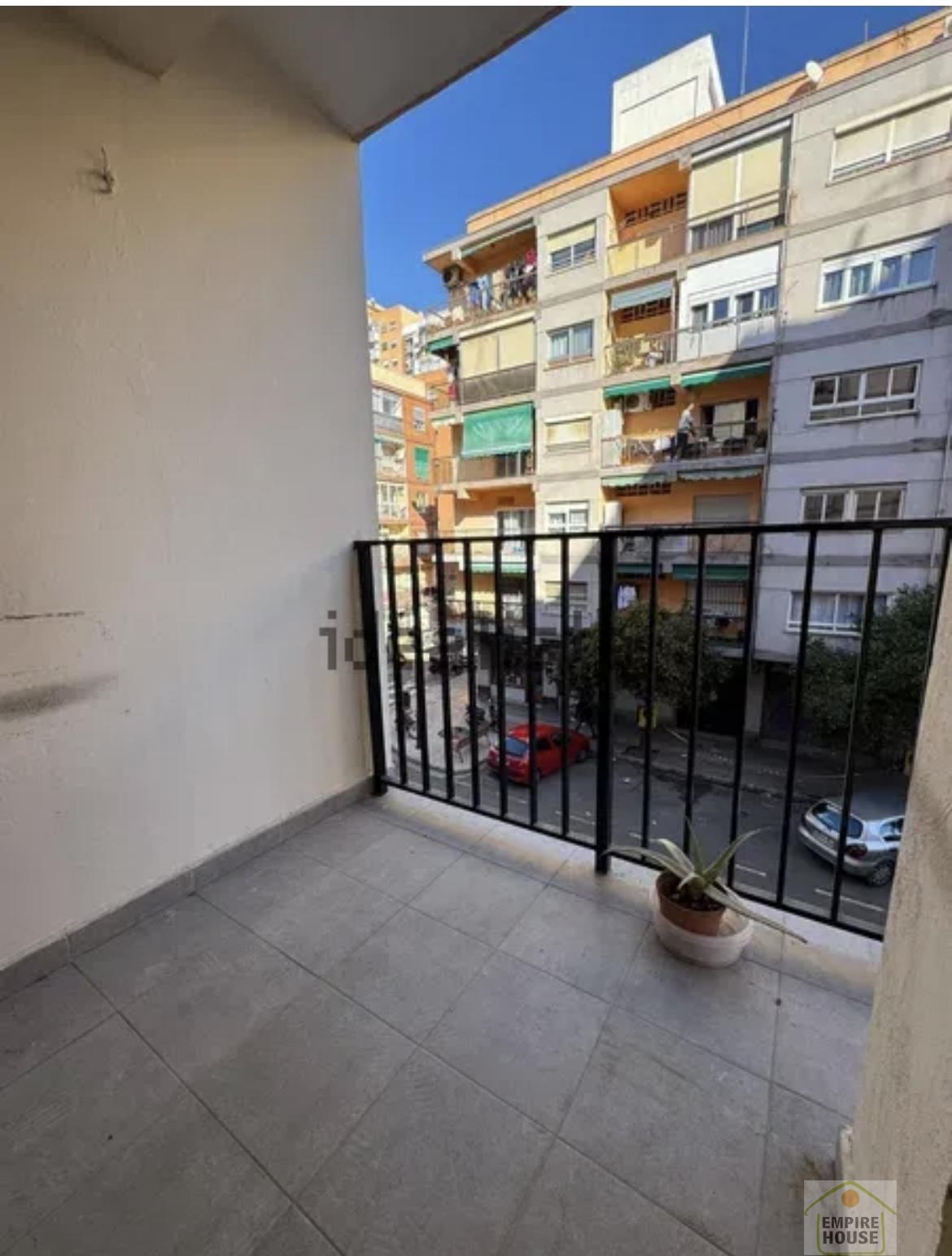For sale of flat in Valencia
