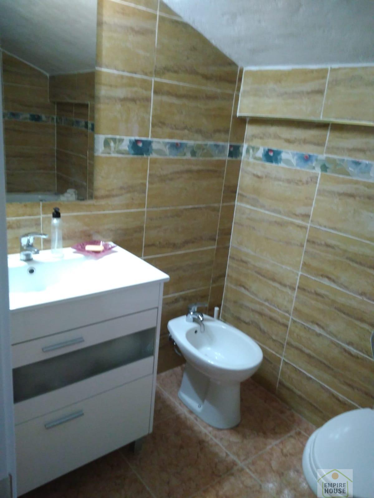 For rent of chalet in La Pobla de Vallbona