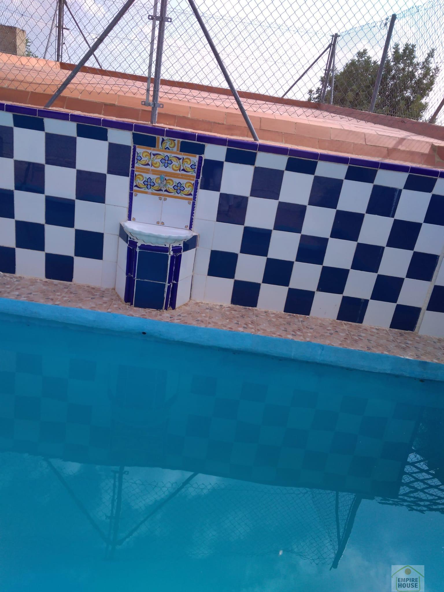 For rent of chalet in La Pobla de Vallbona