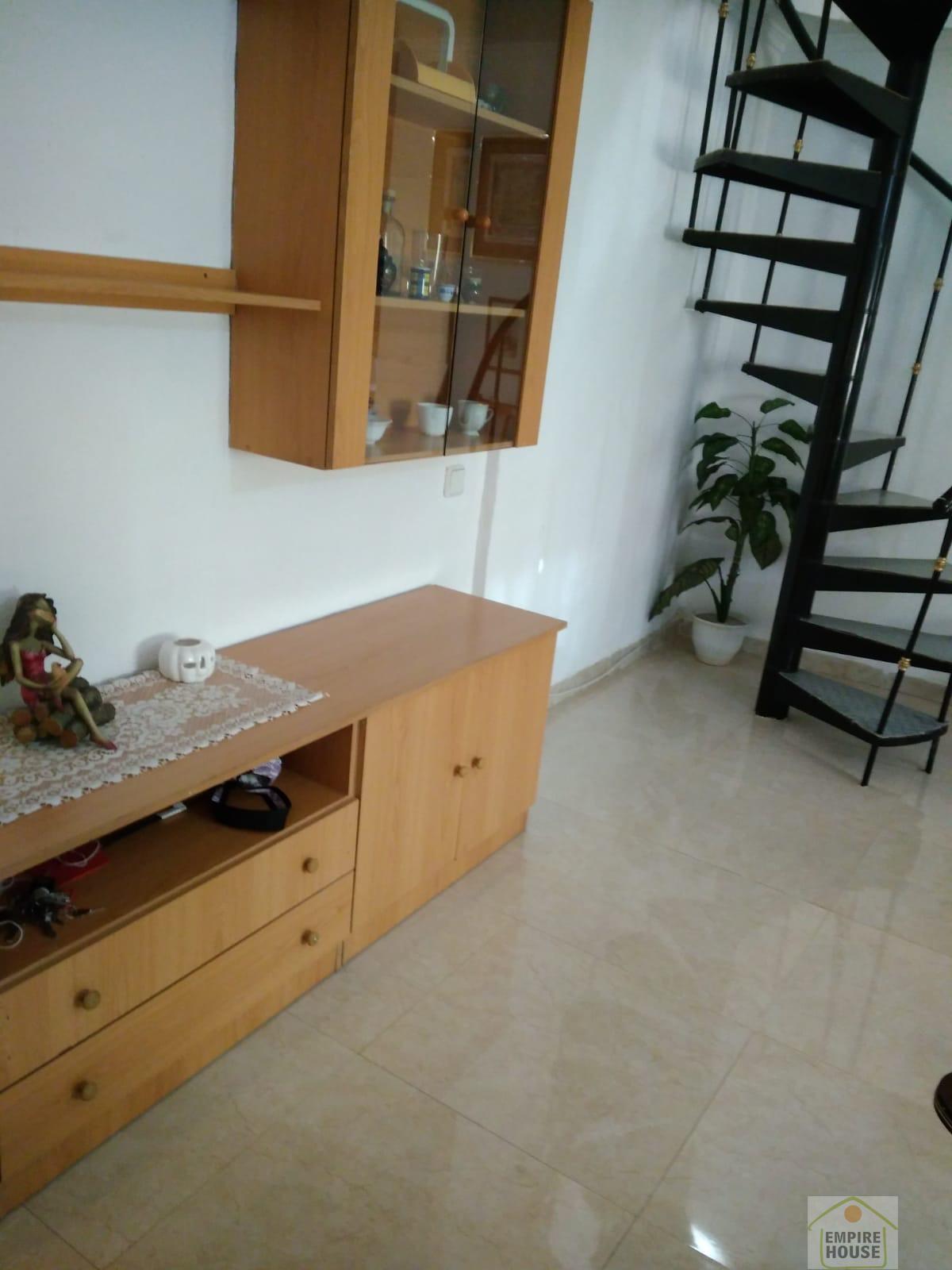 For rent of chalet in La Pobla de Vallbona