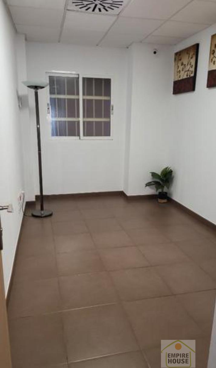 For rent of commercial in Valencia