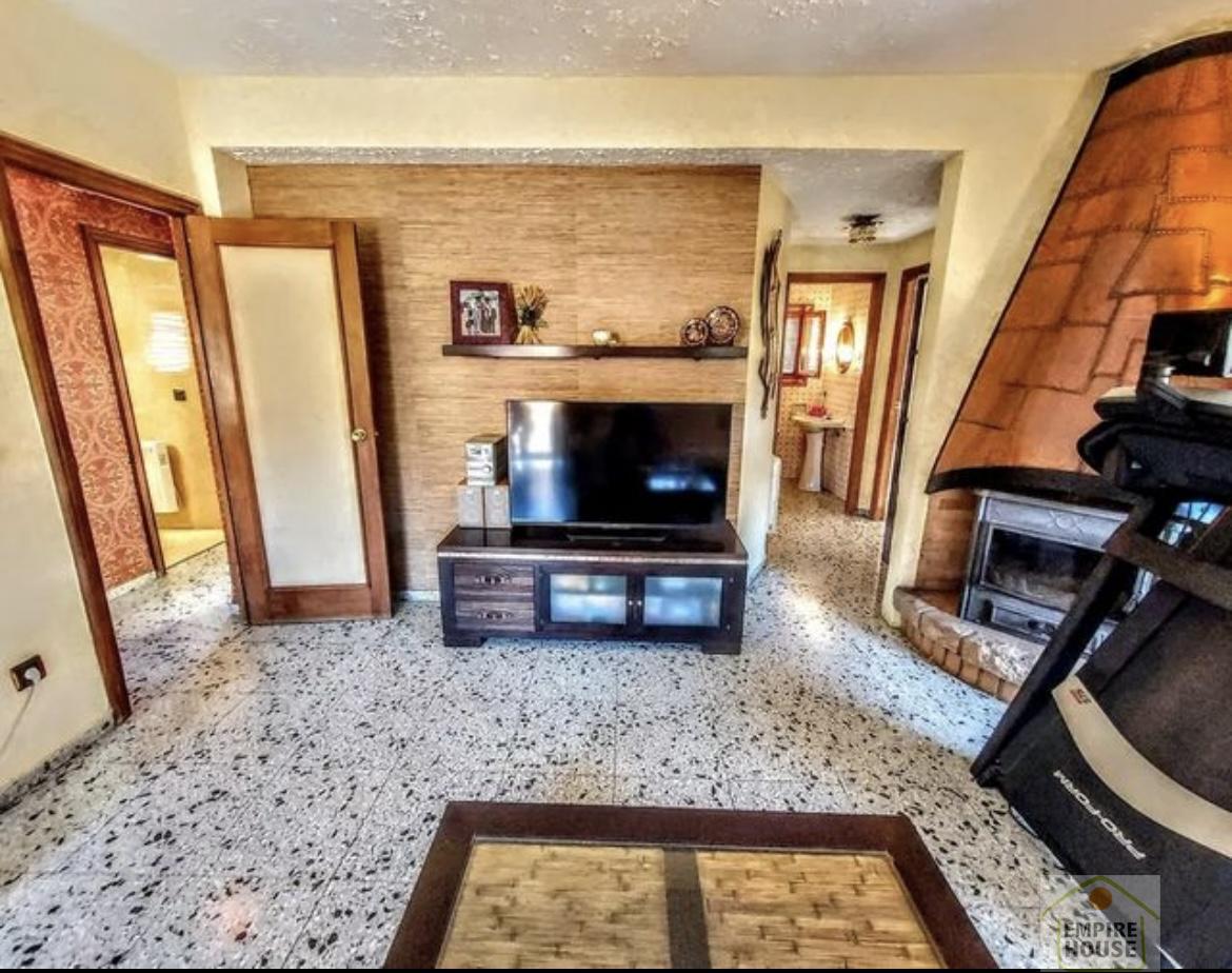 For sale of house in Gilet