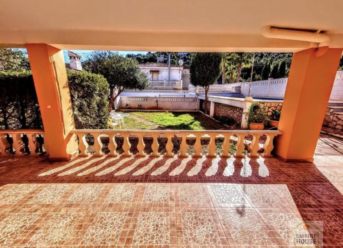 For sale of house in Gilet