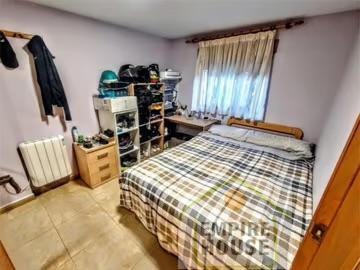 For sale of house in Gilet
