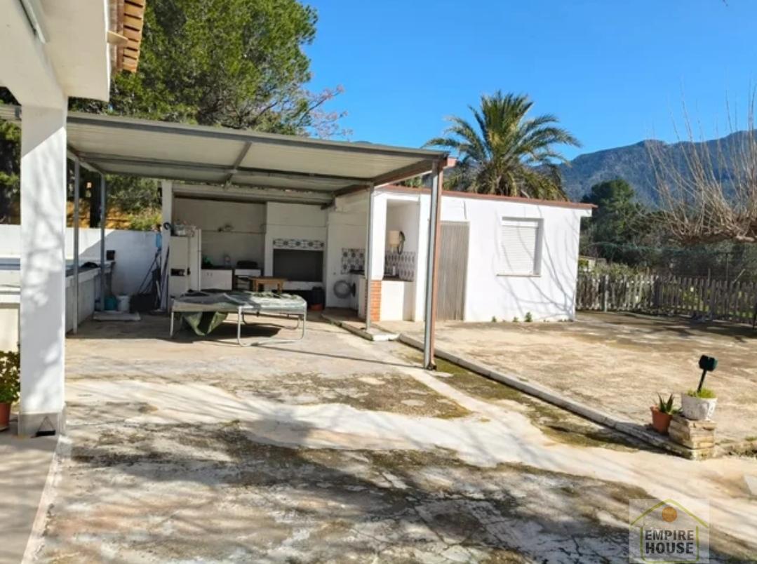 For sale of chalet in Alzira