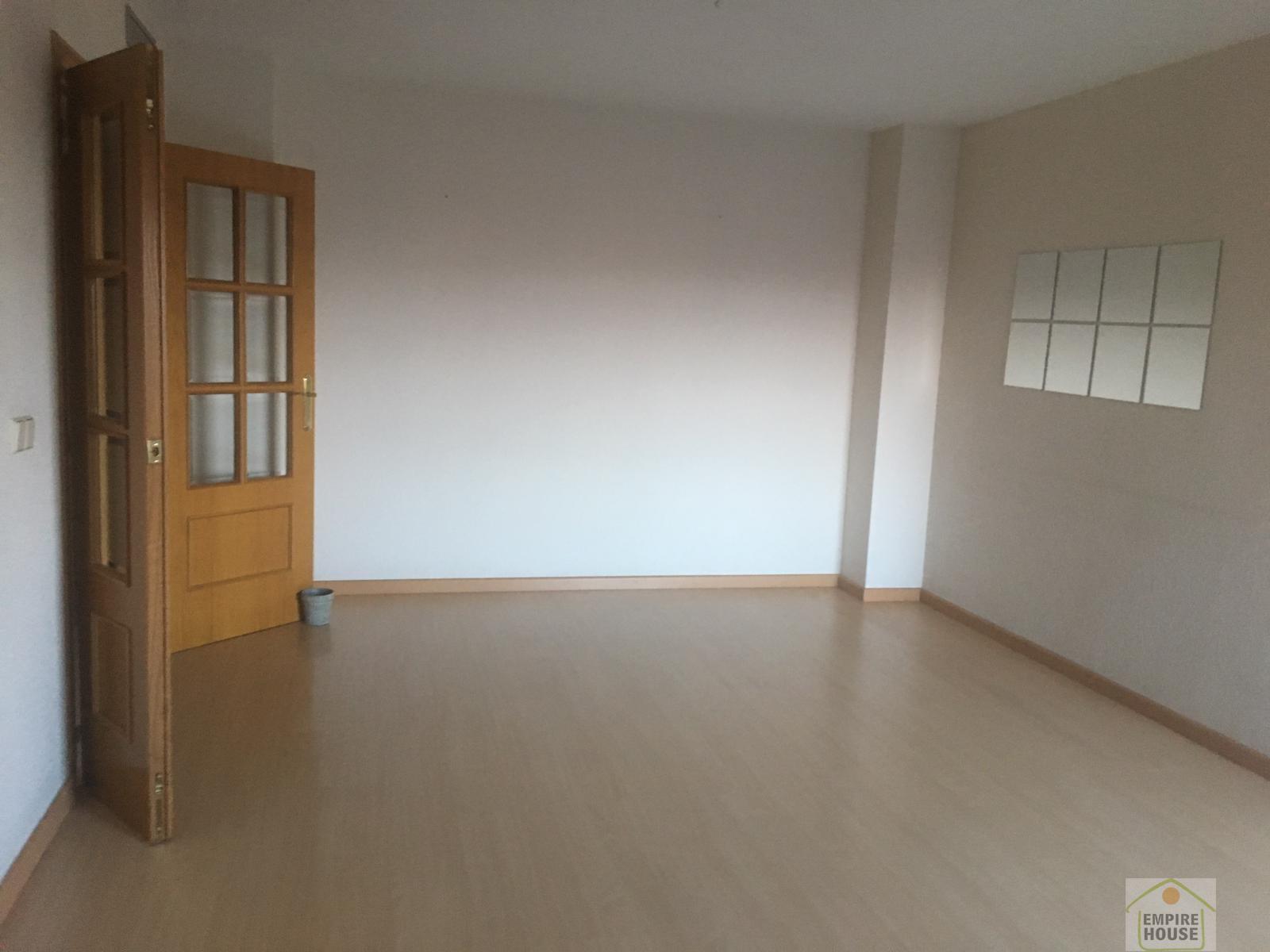 For sale of flat in Valencia