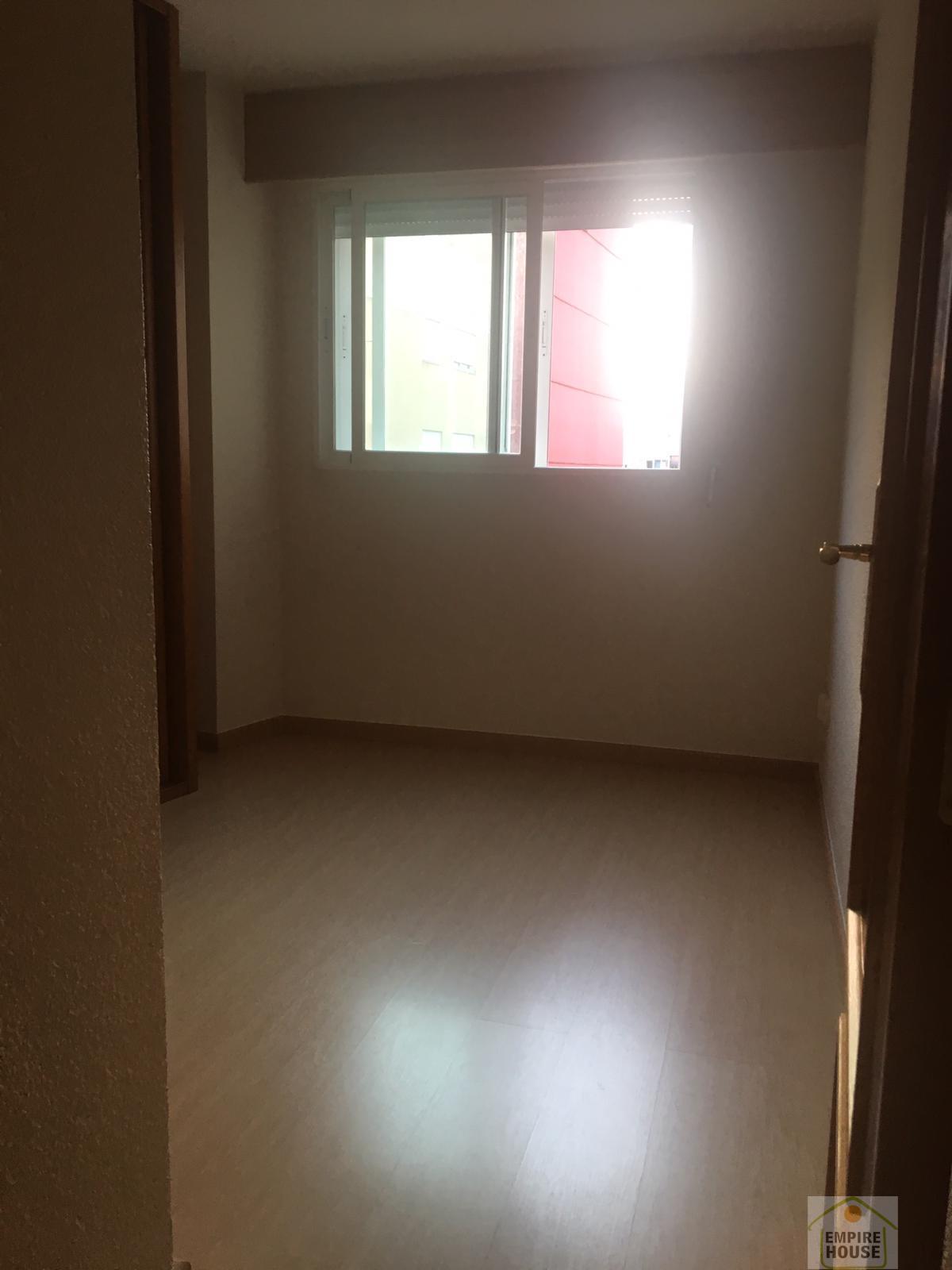For sale of flat in Valencia