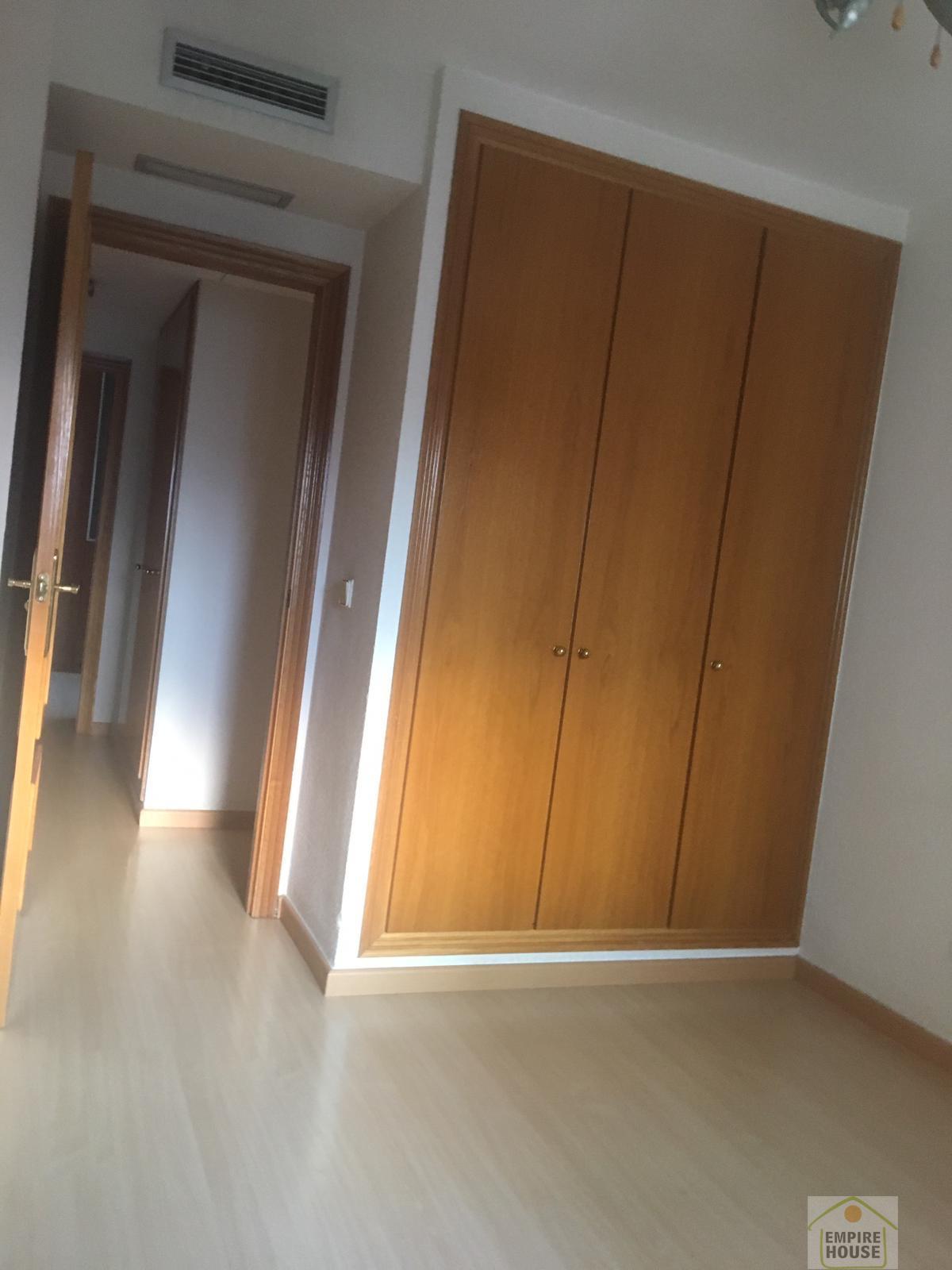 For sale of flat in Valencia