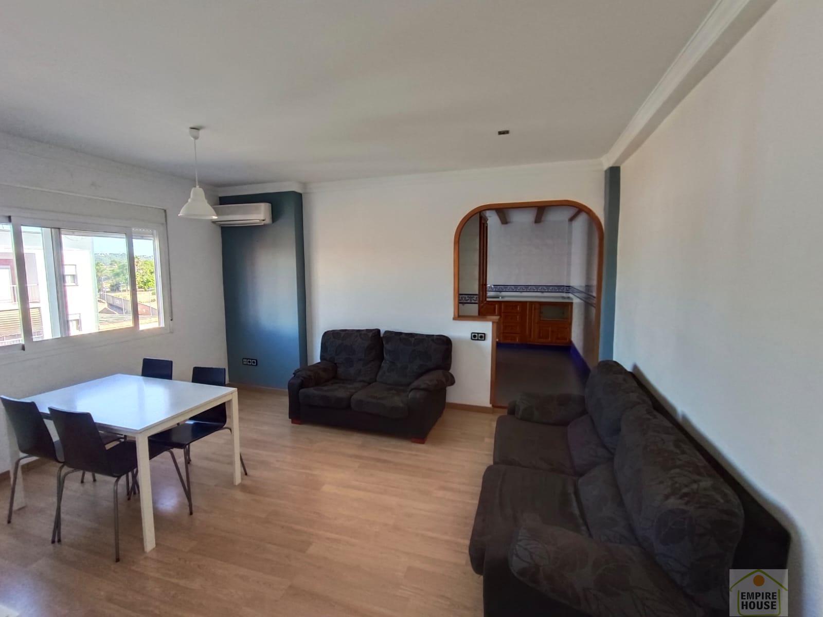 For sale of flat in Carcaixent