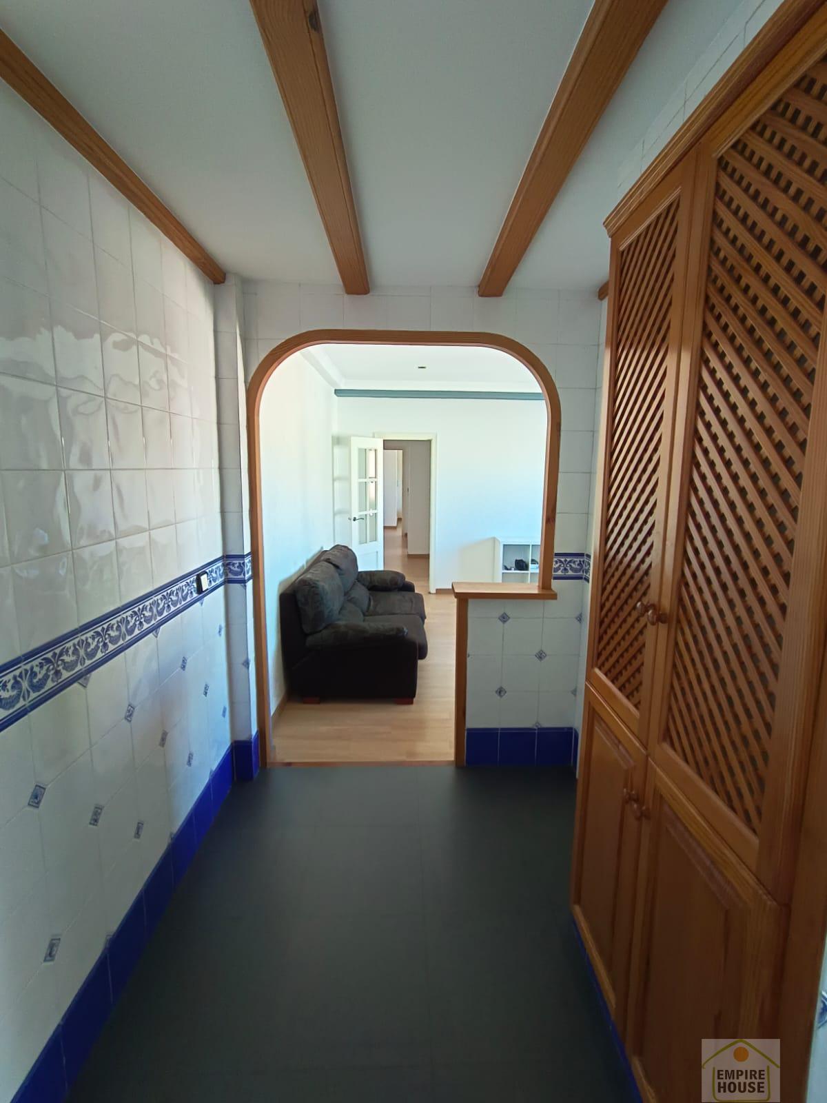 For sale of flat in Carcaixent
