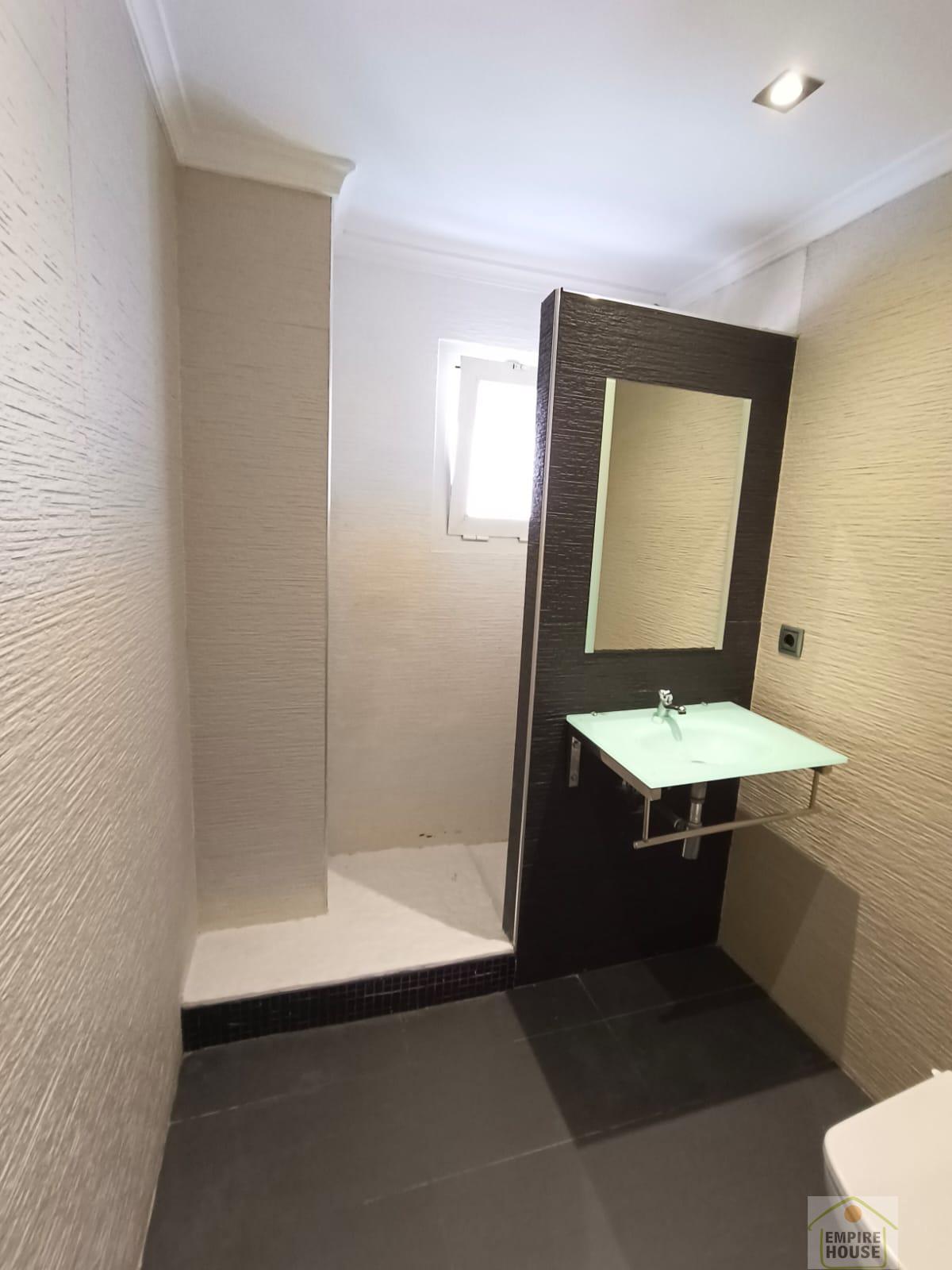 For sale of flat in Carcaixent