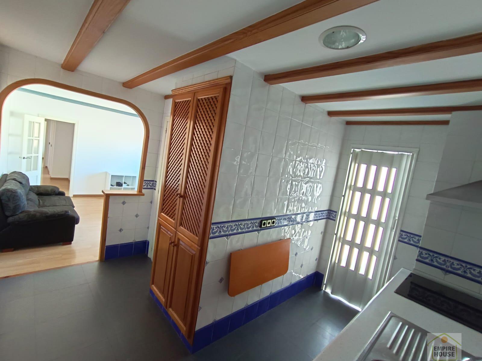 For sale of flat in Carcaixent