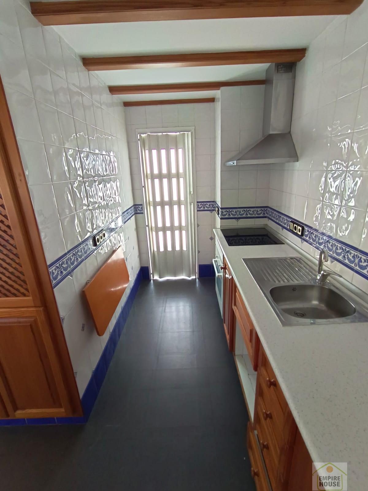 For sale of flat in Carcaixent