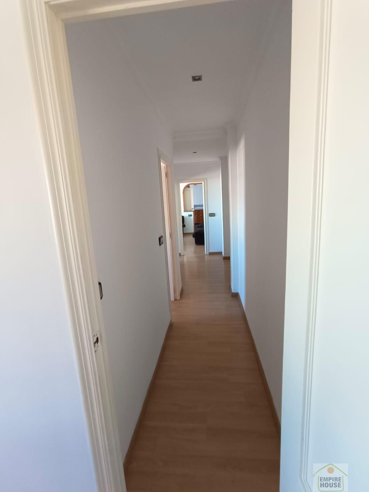 For sale of flat in Carcaixent