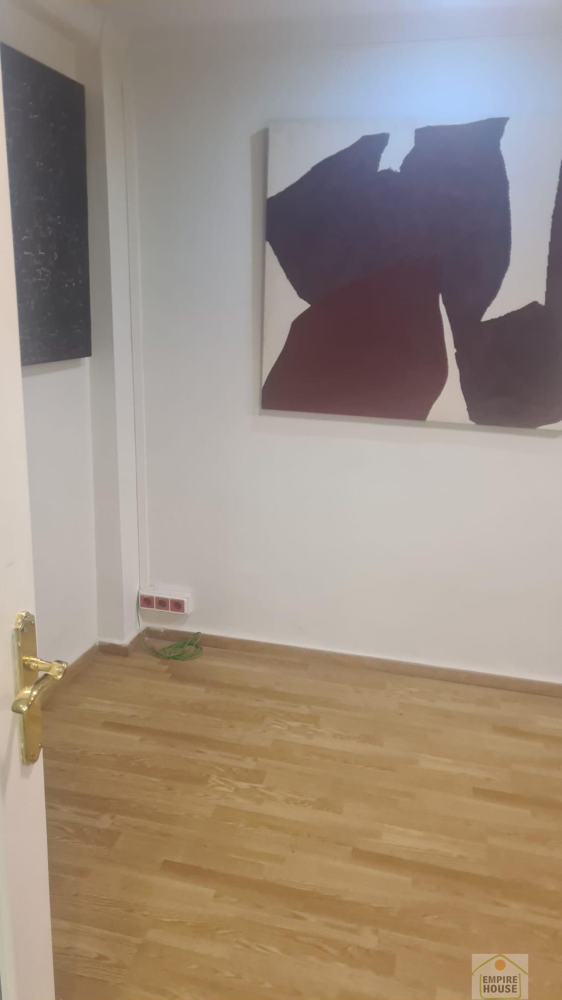 For rent of office in Valencia