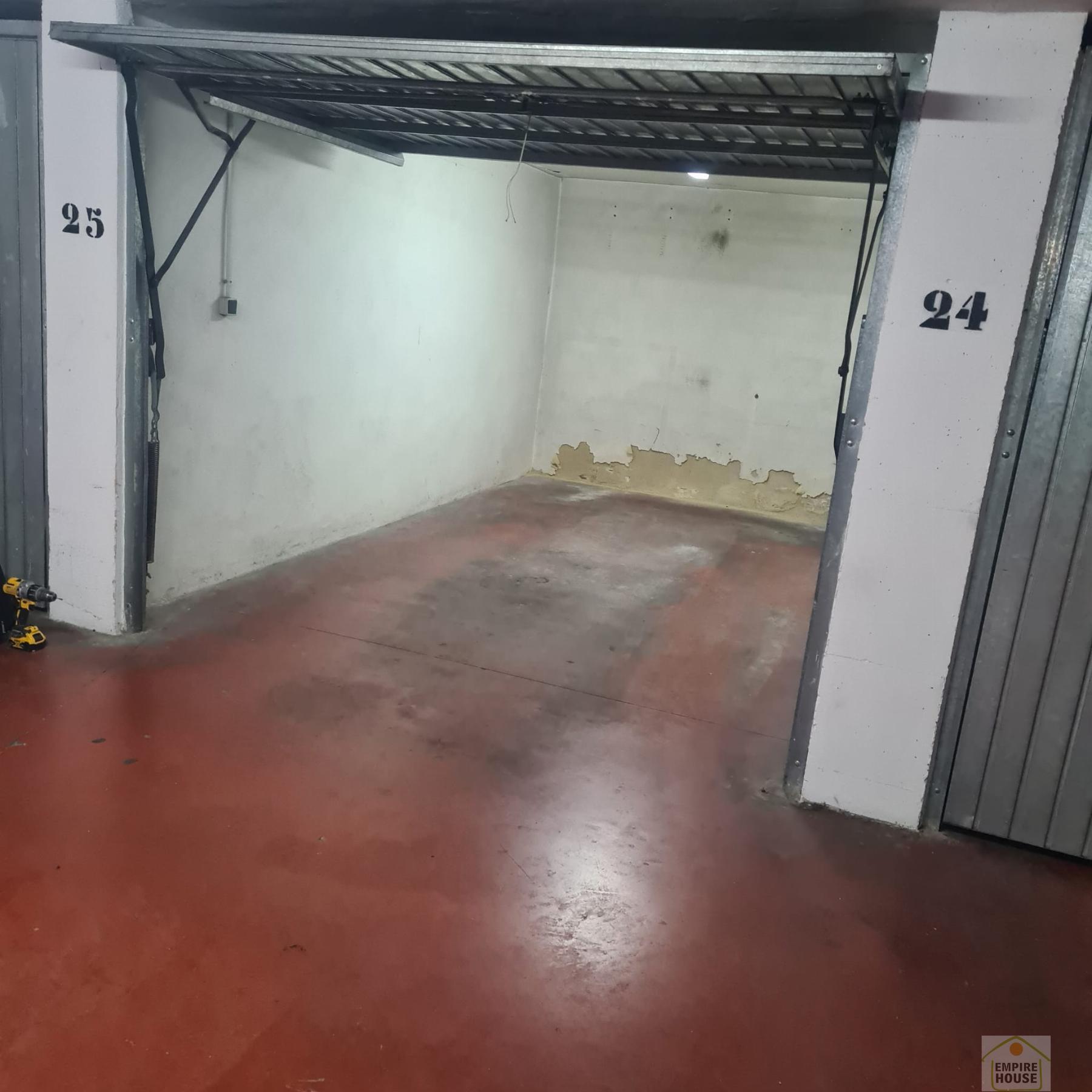 For sale of garage in Favara