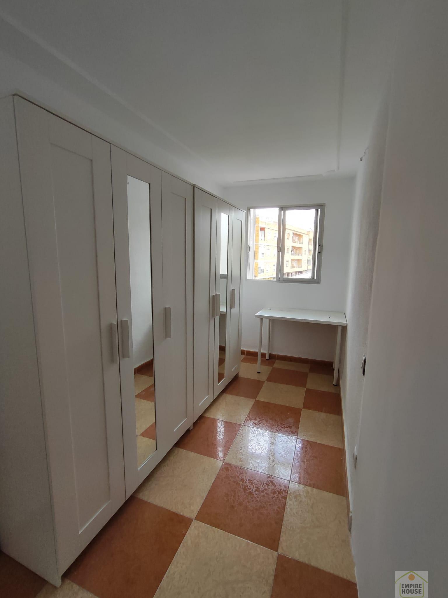 For rent of flat in Torrent