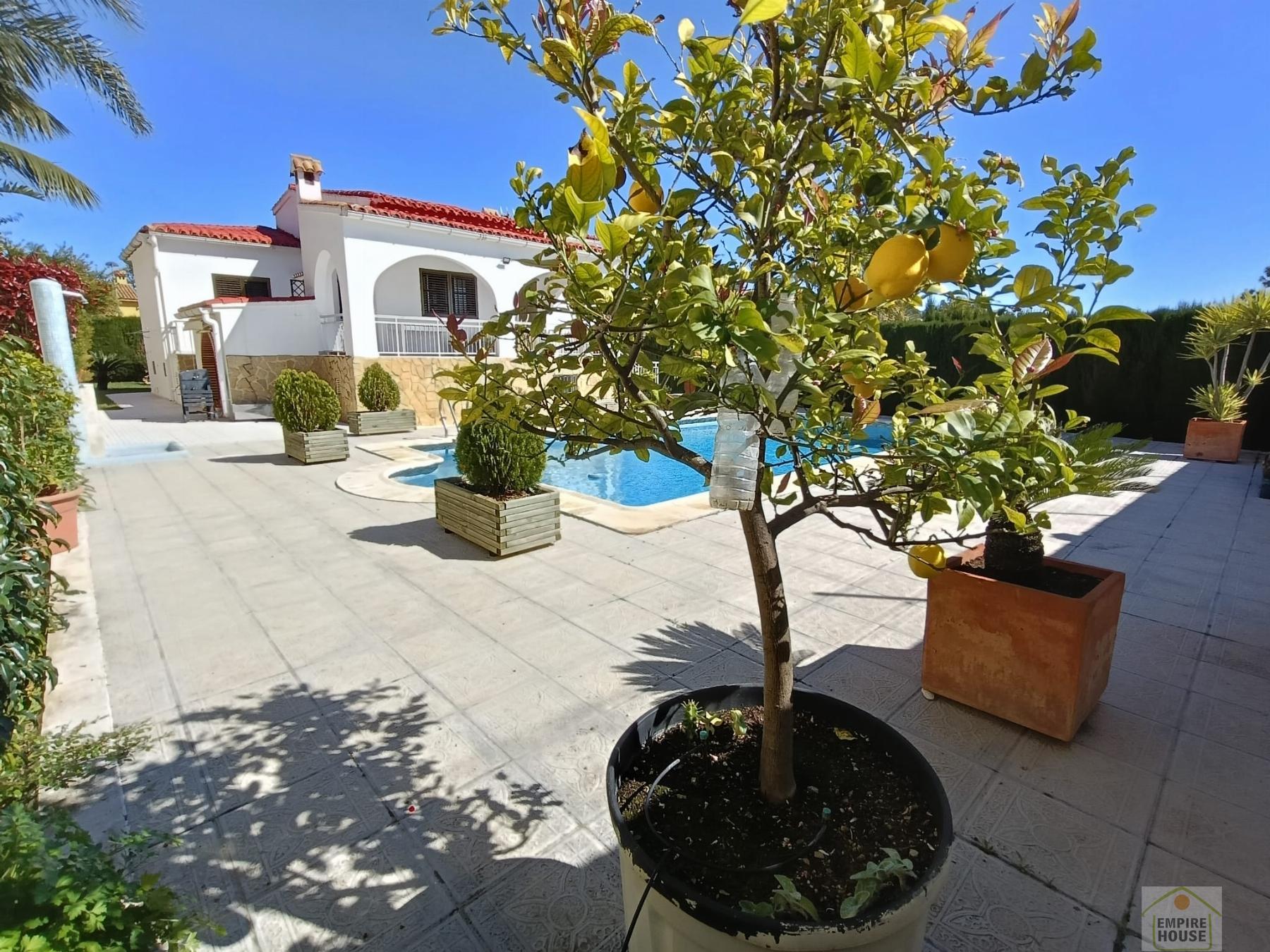 For sale of chalet in Benifaió