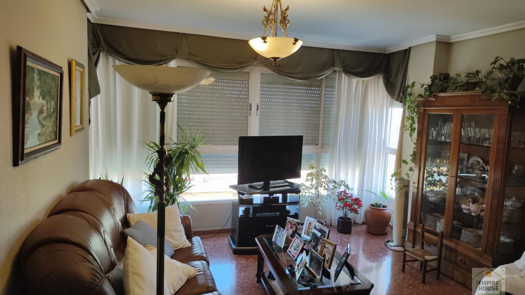 For rent of duplex in Valencia