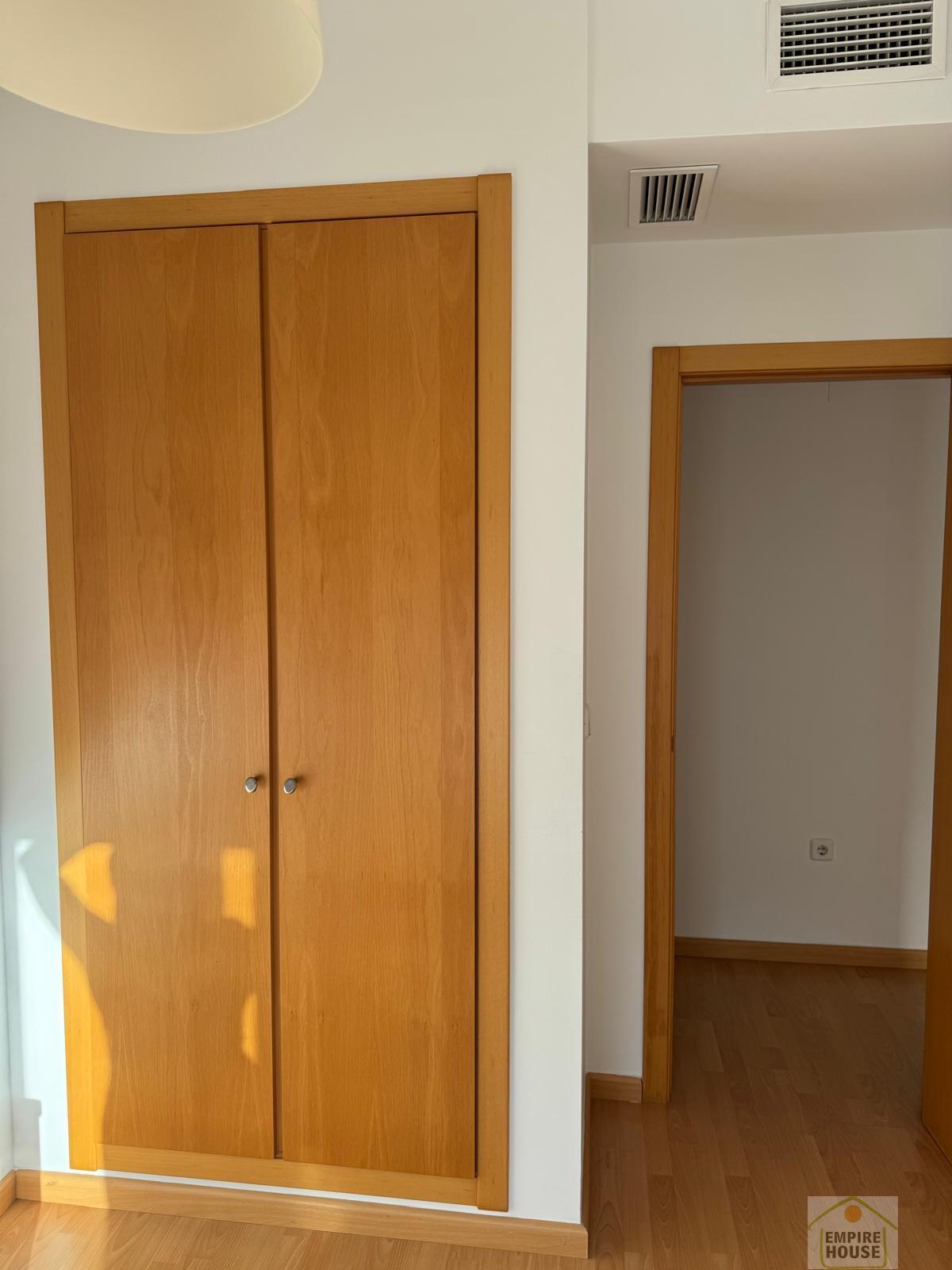 For sale of flat in Torrent
