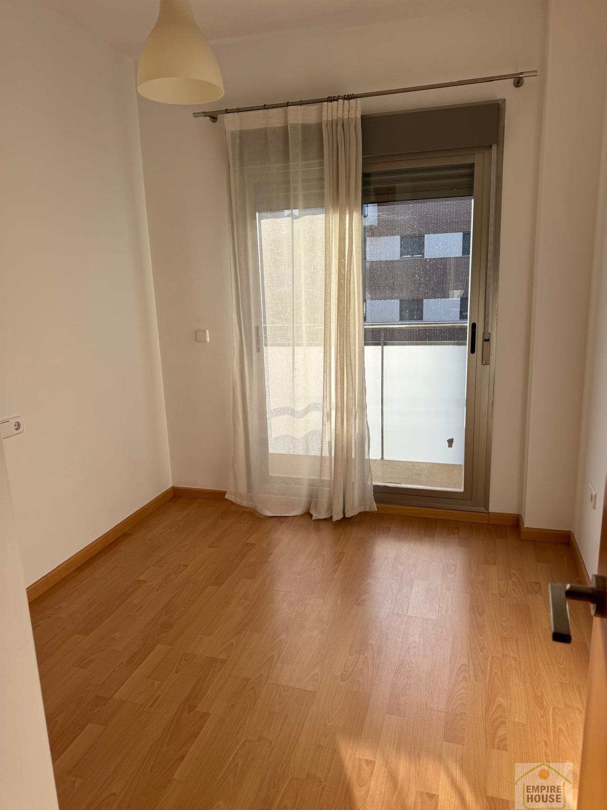 For sale of flat in Torrent