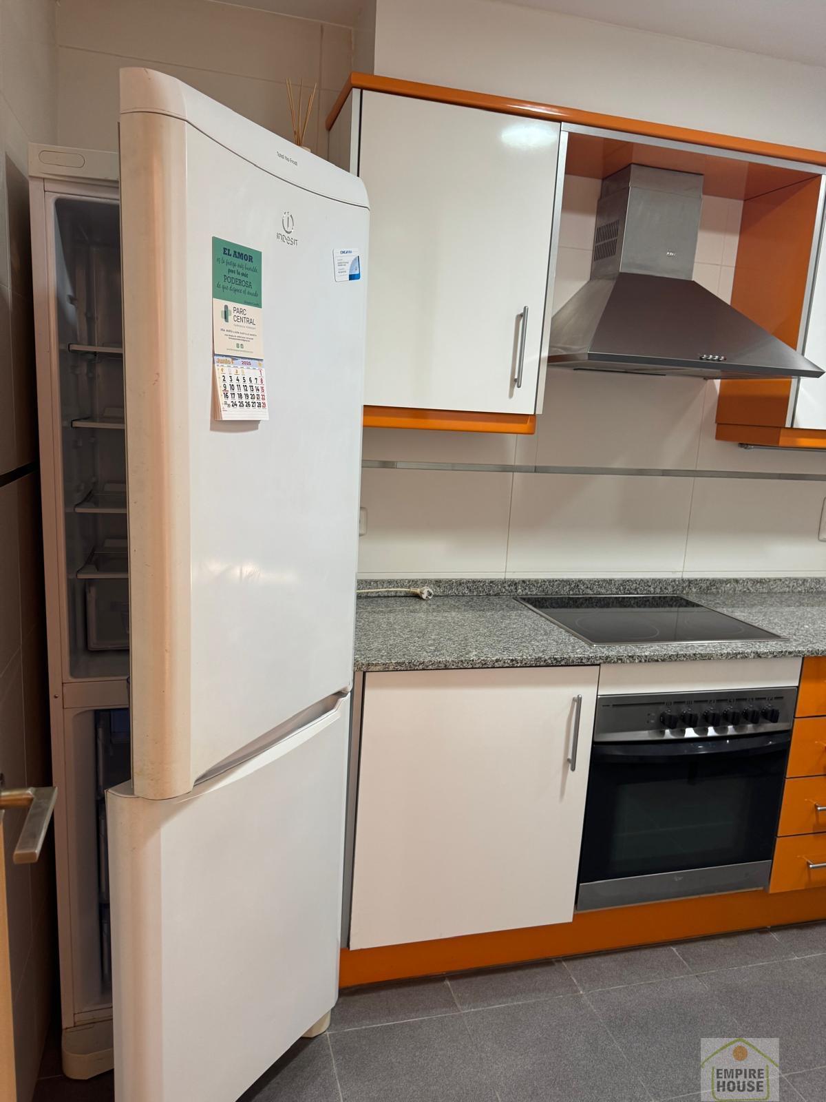 For sale of flat in Torrent
