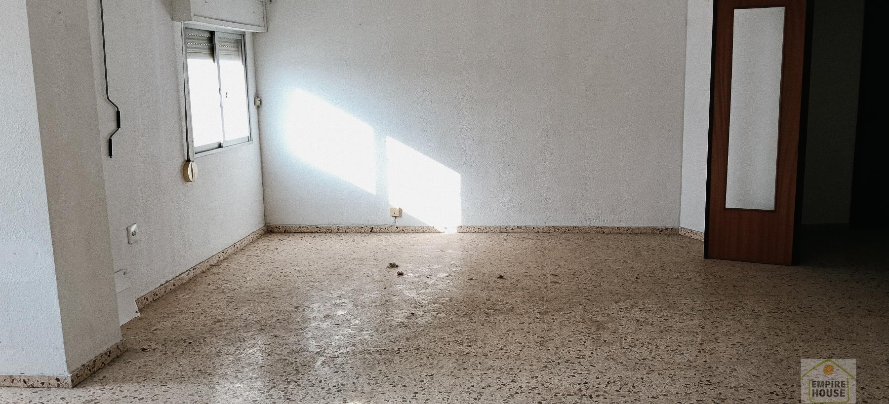 For sale of flat in Alzira