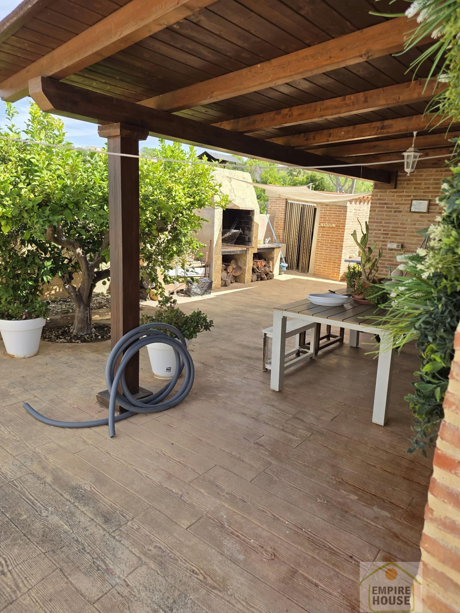 Venta de chalet en Monserrat
